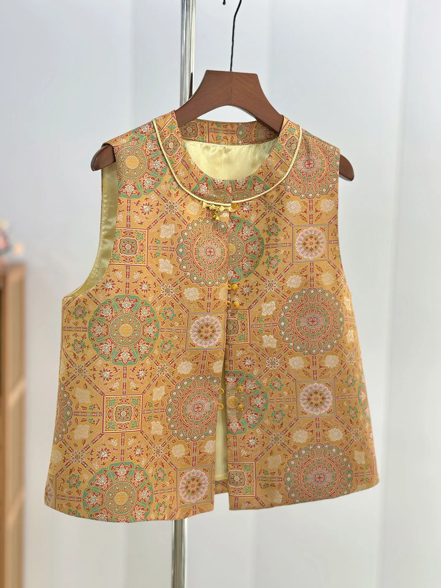 High-End Yellow New Chinese Vest Women's Young Waistcoat Short High-Grade Sleeveless Suit Upper Clothes
High-End Yellow New Chinese Vest Women's Young Waistcoat Short High-Grade Sleeveless Suit Upper Clothes