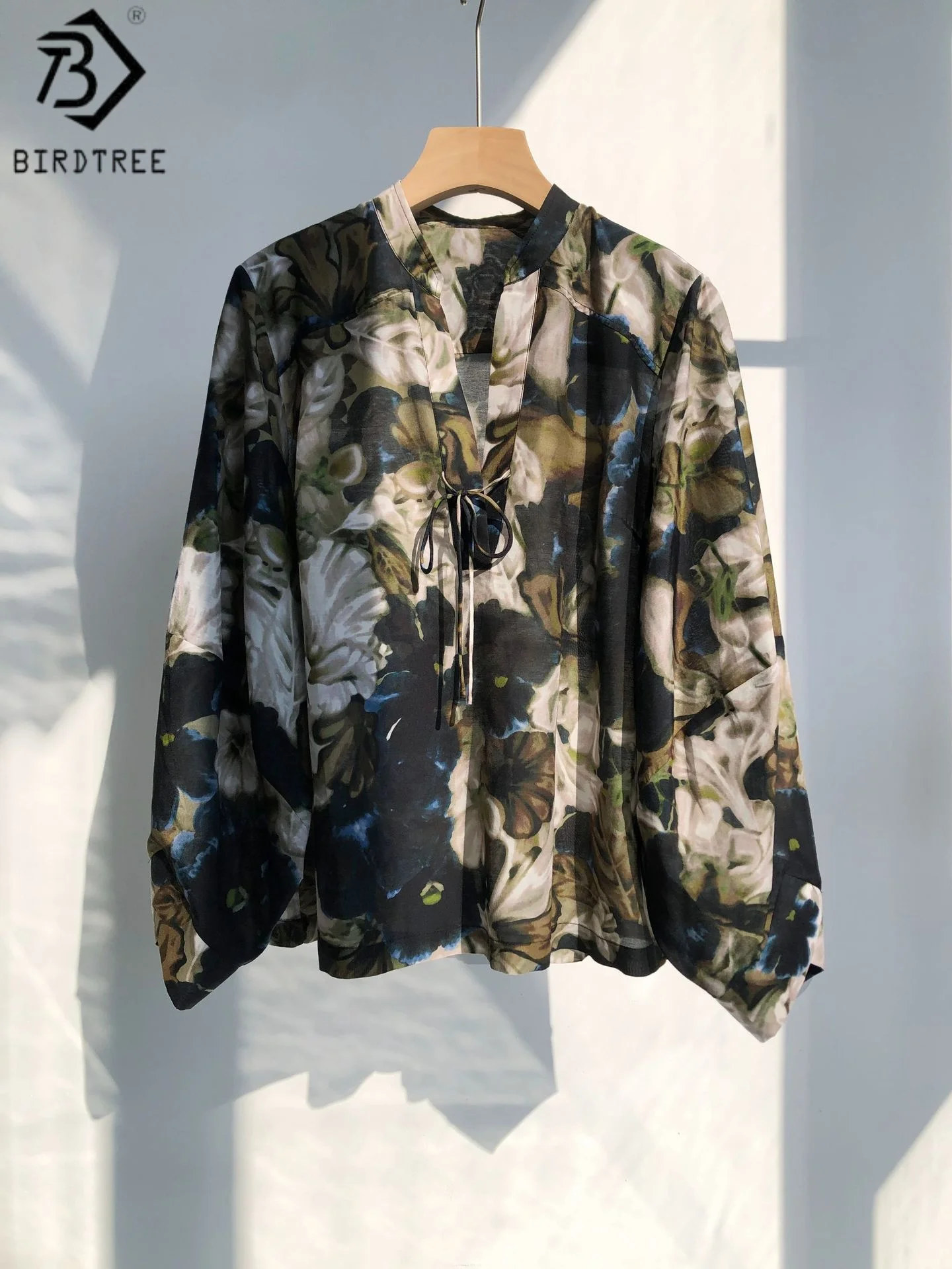 Birdtree 30% Silk 70% Cotton Mandala Printing Shirt,Women Full Sleeve V-neck Commuting Style Loose Blouse,2025 New T58109JF
Birdtree 30% Silk 70% Cotton Mandala Printing Shirt,Women Full Sleeve V-neck Commuting Style Loose Blouse,2025 New T58109JF