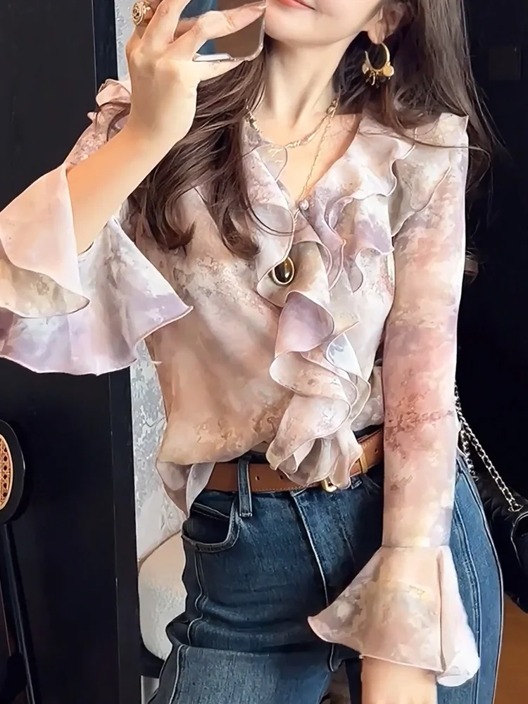 Spicy Girl Ruffle Hem V-neck Bell Sleeve Top plus Size Fashionable Slimming Women's Shirt French Style Large Size Inner Wear
Spicy Girl Ruffle Hem V-neck Bell Sleeve Top plus Size Fashionable Slimming Women's Shirt French Style Large Size Inner Wear