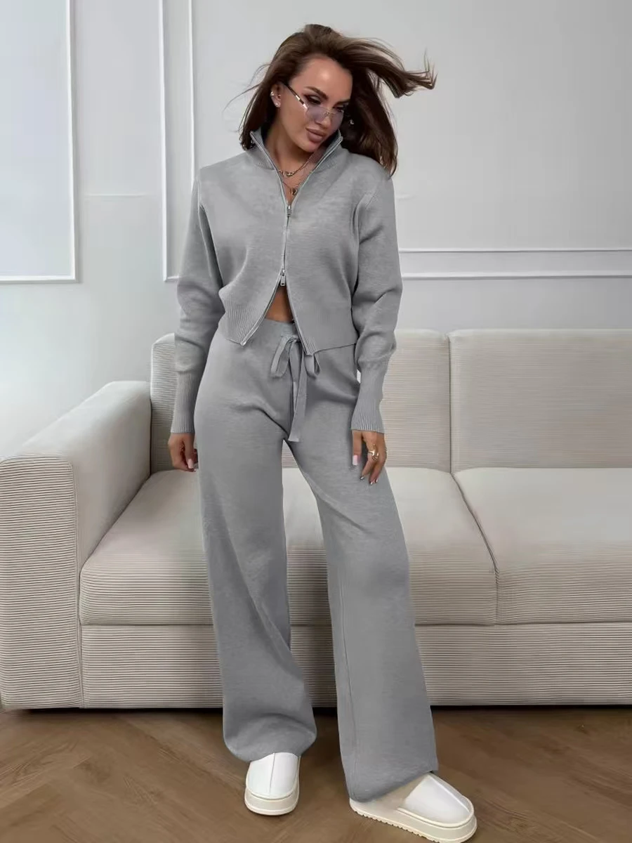 Fashionable Knitted Zipper Open Cardigan Sweater And Wide Leg Pants Set Warm Thermal Long Sleeve Half High Collar Two Piece Set
Fashionable Knitted Zipper Open Cardigan Sweater And Wide Leg Pants Set Warm Thermal Long Sleeve Half High Collar Two Piece Set