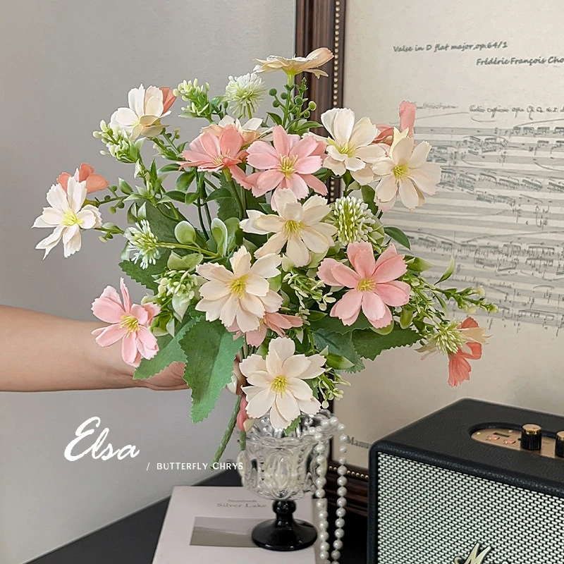 10 Heads Artificial Daisy Butterfly Flowers Fake Silk Bouquet for Home Wedding Decoration Street Shooting Photo Props
10 Heads Artificial Daisy Butterfly Flowers Fake Silk Bouquet for Home Wedding Decoration Street Shooting Photo Props