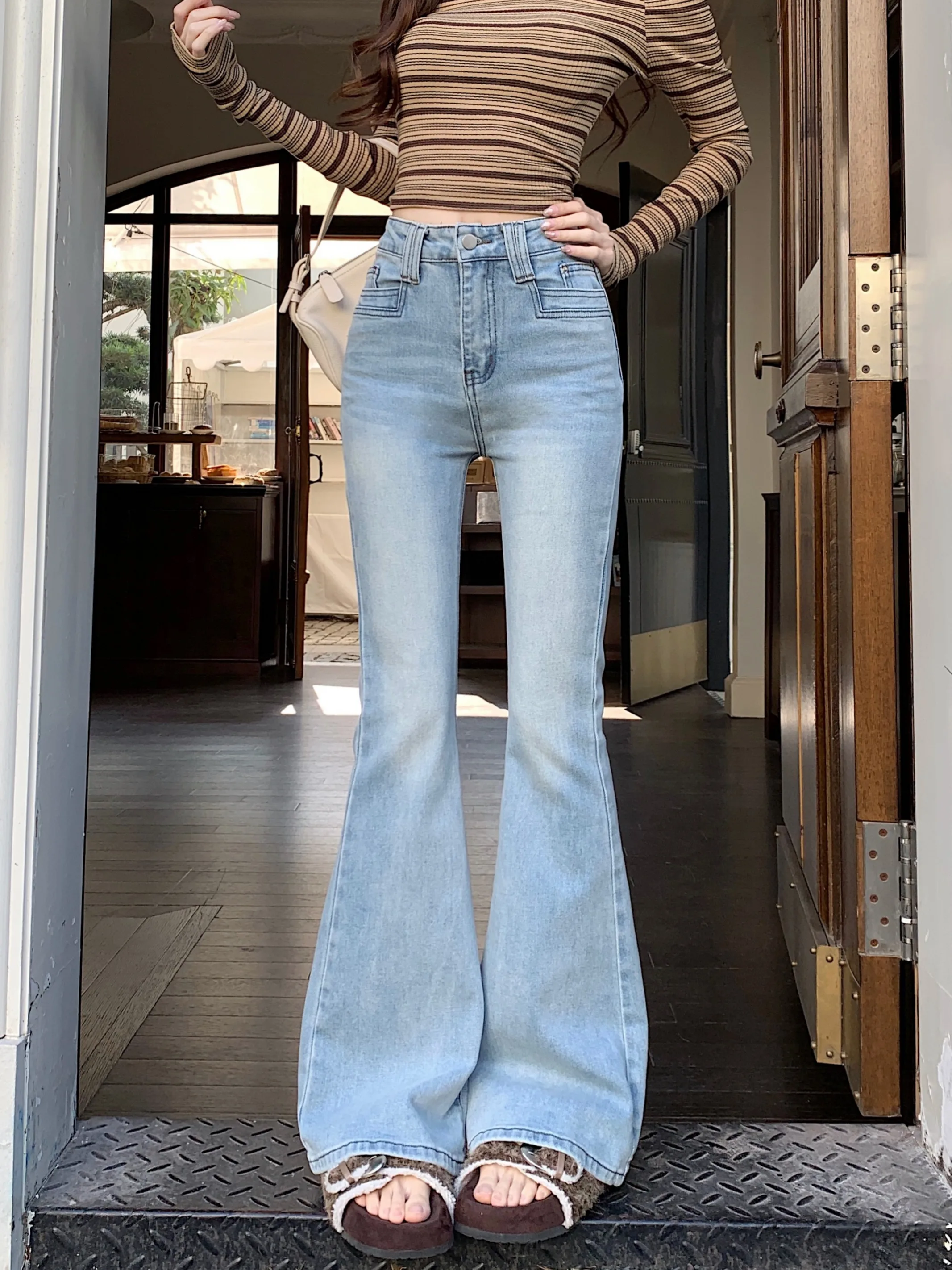 High Waist Bell Bottom Blue Jeans Women's Spring Long Pants Slimming Washed Vintage Hoof Casual Commute Style Jeans
High Waist Bell Bottom Blue Jeans Women's Spring Long Pants Slimming Washed Vintage Hoof Casual Commute Style Jeans