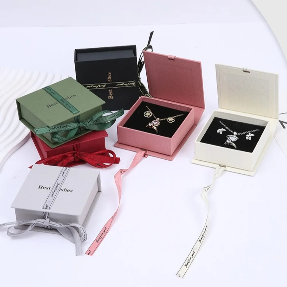 Fashion Flip-Top Jewelry Packaging Bag Luxury Exquisite Bow Tied Jewelry Box Portable Storage Jewelry Display Holder Festival
Fashion Flip-Top Jewelry Packaging Bag Luxury Exquisite Bow Tied Jewelry Box Portable Storage Jewelry Display Holder Festival