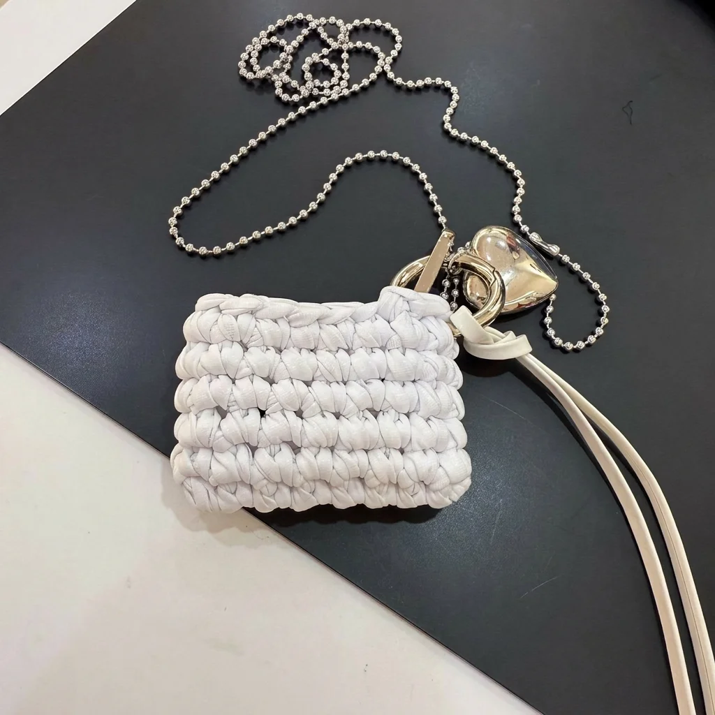 Minimalist Coin Pouch Mini Woven Mini Coin Purse Neck Hanging Small Pouch Multi-Functional Lipstick Storage Bag For Fashion
Minimalist Coin Pouch Mini Woven Mini Coin Purse Neck Hanging Small Pouch Multi-Functional Lipstick Storage Bag For Fashion