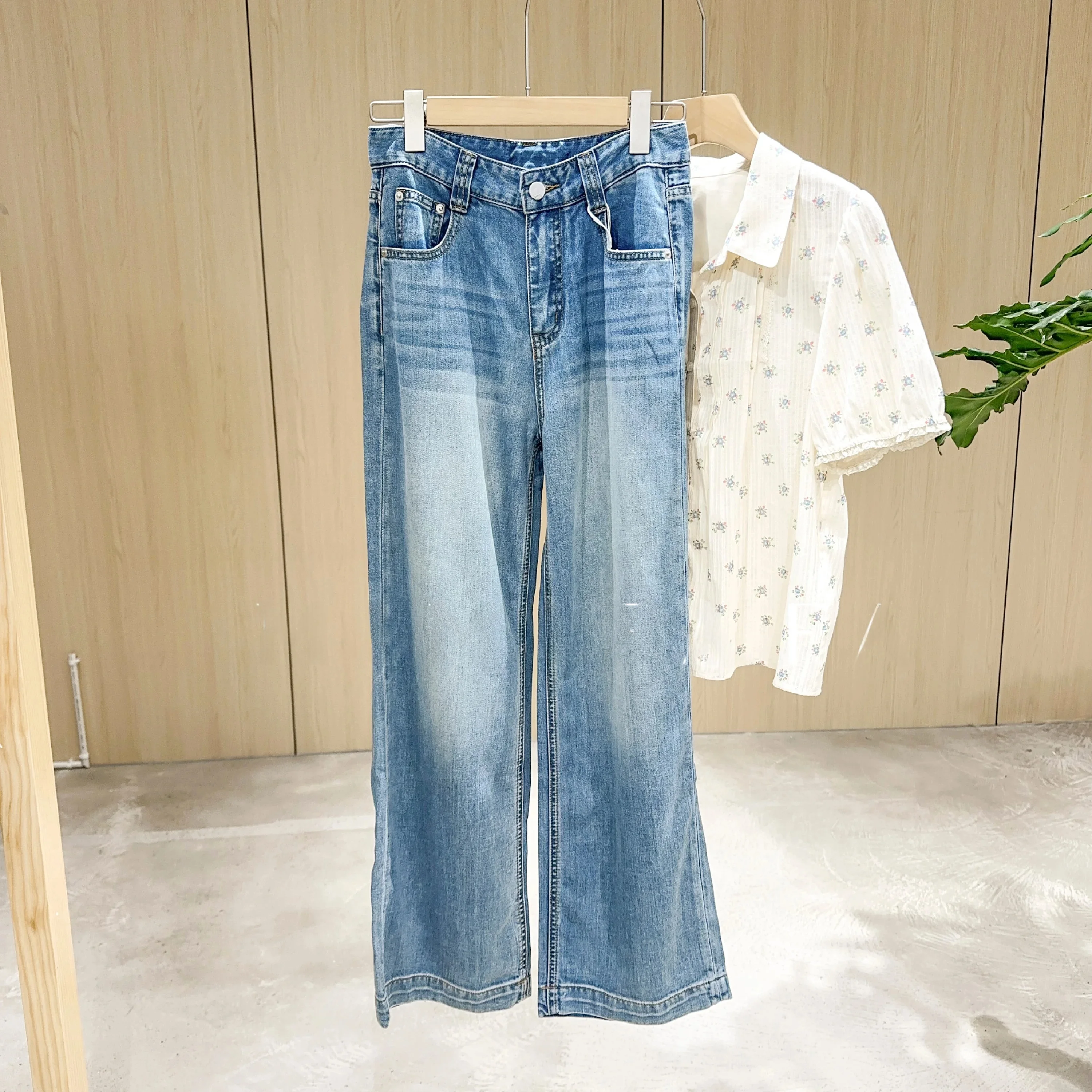 Mimifafa Cotton Lyocell Summer Lightweight Soft Versatile Washed Straight Wide Leg Jeans Casual Style Natural Waist Button Cl...
Mimifafa Cotton Lyocell Summer Lightweight Soft Versatile Washed Straight Wide Leg Jeans Casual Style Natural Waist Button Cl...