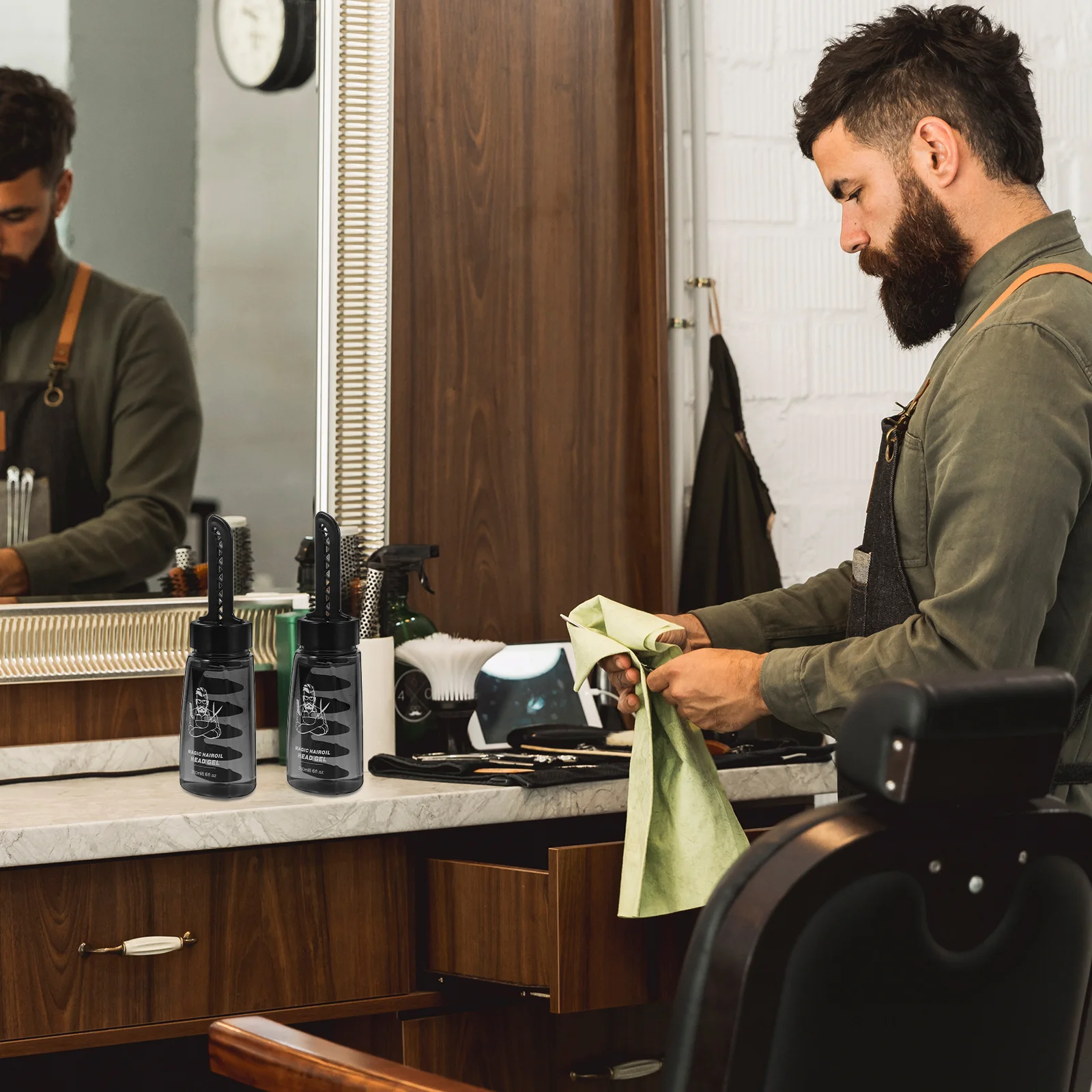 3pcs Empty Hair Gel Bottle With Comb Refillable Hair Styling Container For Men Hairdressing Tool Plastic Applicator
3pcs Empty Hair Gel Bottle With Comb Refillable Hair Styling Container For Men Hairdressing Tool Plastic Applicator