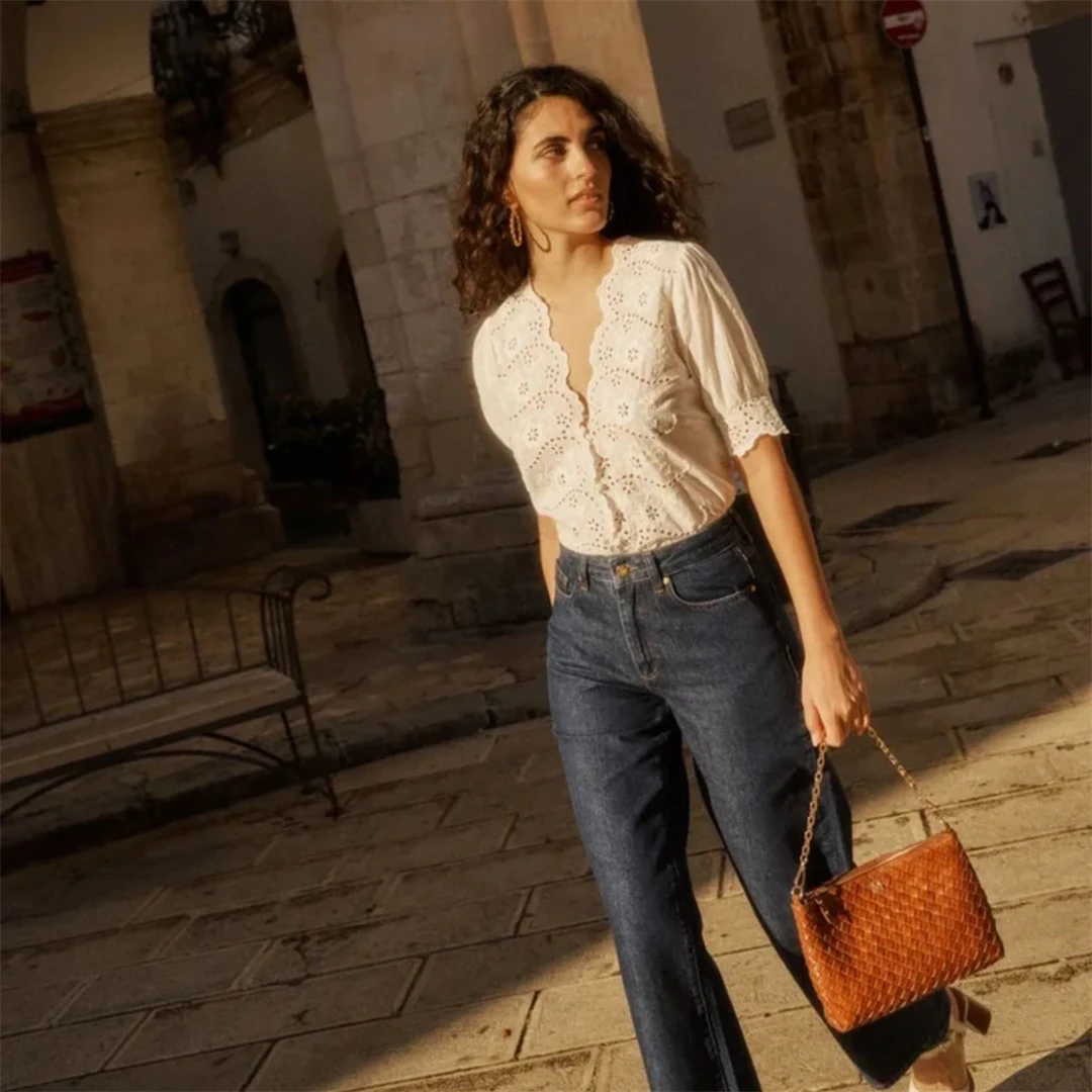 Paris Pett Pattern Embroidered Sweet Shirt Spring 2026 Wave Cotton Short Sleeve V-neck Loose Fit Female Top
Paris Pett Pattern Embroidered Sweet Shirt Spring 2026 Wave Cotton Short Sleeve V-neck Loose Fit Female Top