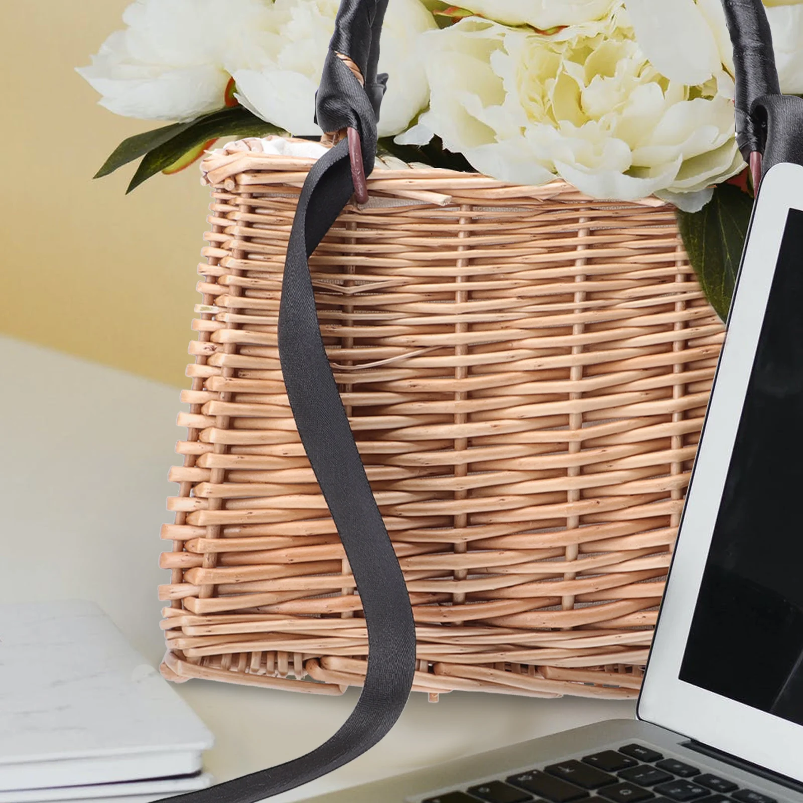 1pc Rattan Woven Flower Decorative Storage Flower Basket Home Wedding Party Storage Basket Gift Straw Baskets Portable
1pc Rattan Woven Flower Decorative Storage Flower Basket Home Wedding Party Storage Basket Gift Straw Baskets Portable