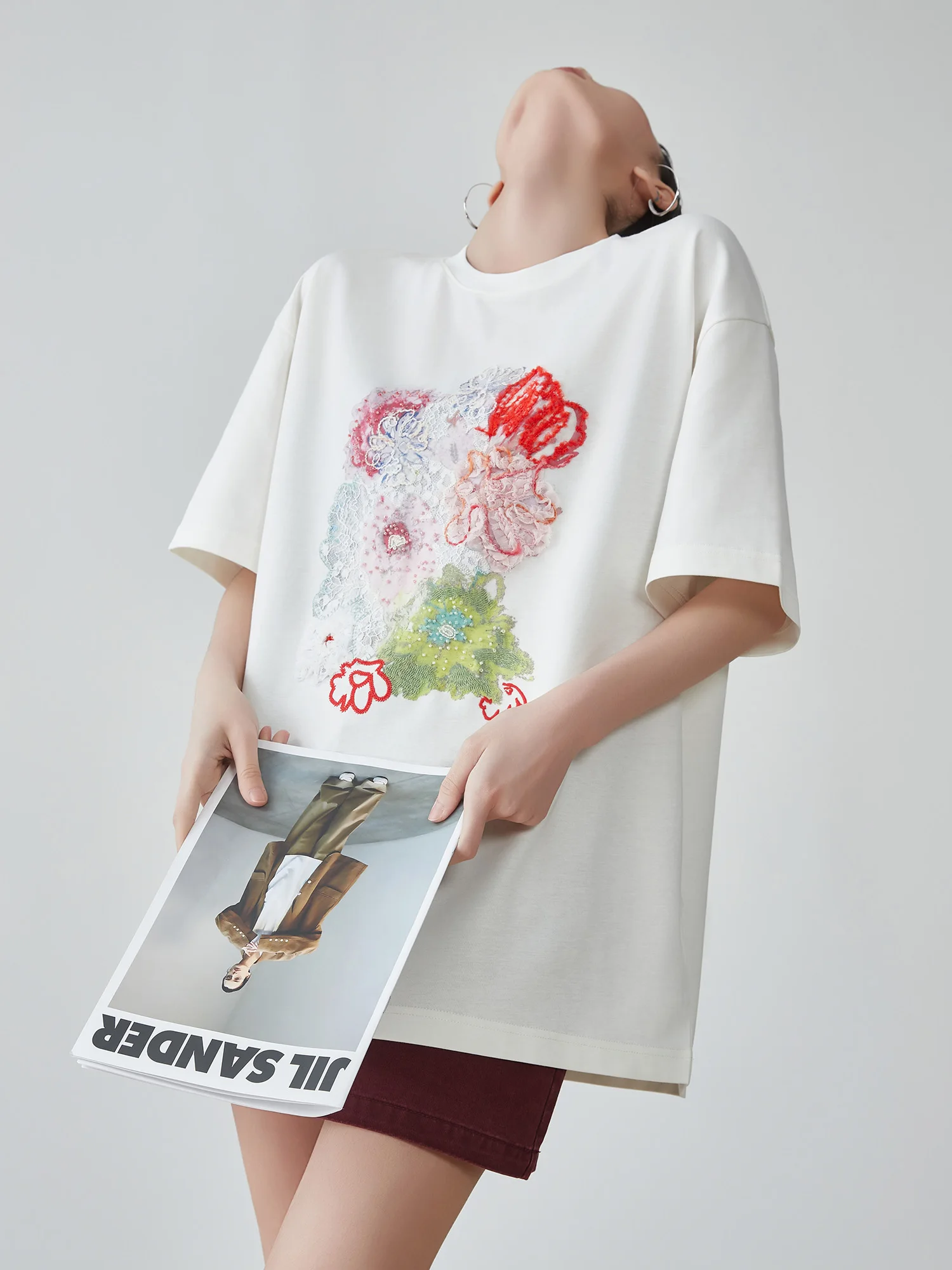 White Heavy Embroidery ort Sve T-irt Women Loose Casual Mid-Length Cover Butt Trendy round Ne Printed Casual Wear
White Heavy Embroidery ort Sve T-irt Women Loose Casual Mid-Length Cover Butt Trendy round Ne Printed Casual Wear