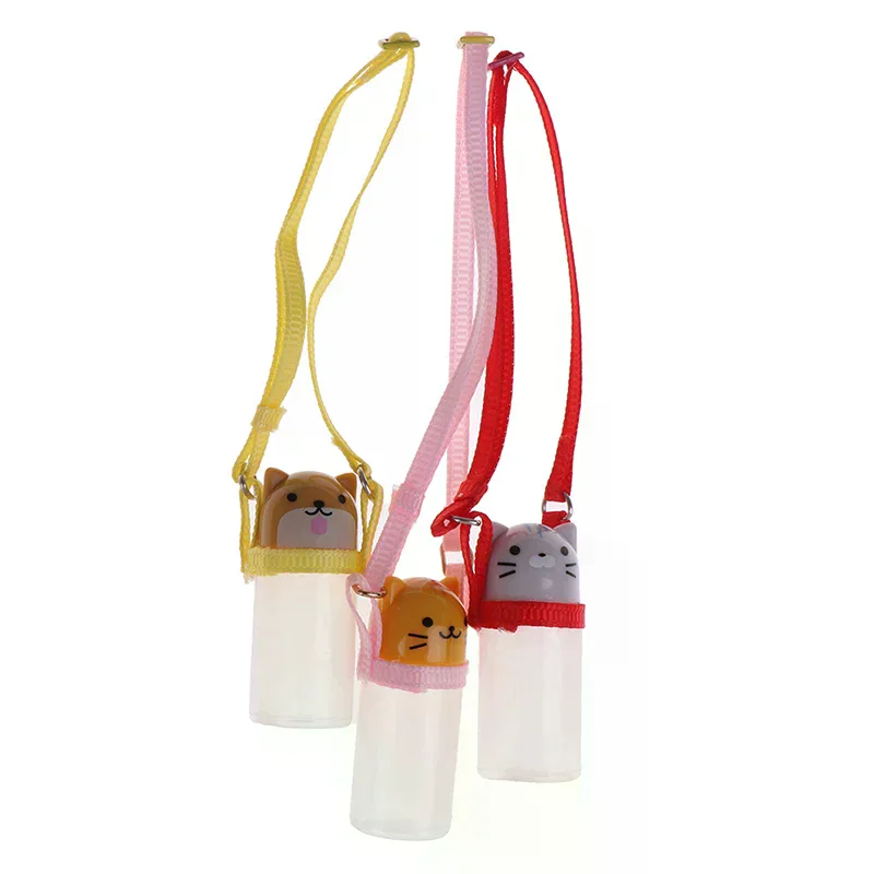 1Pc 1:12 Dollhouse Miniature Water Bottle with Strap Dolls Accessories
1Pc 1:12 Dollhouse Miniature Water Bottle with Strap Dolls Accessories