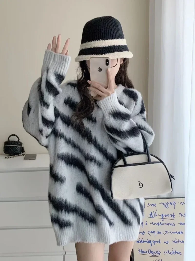 2023 Autumn Winter Korean Women's Pullover Round Neck Sweater Loose Vintage Knitted Sweater Women's Couple Clothing Y2k
2023 Autumn Winter Korean Women's Pullover Round Neck Sweater Loose Vintage Knitted Sweater Women's Couple Clothing Y2k