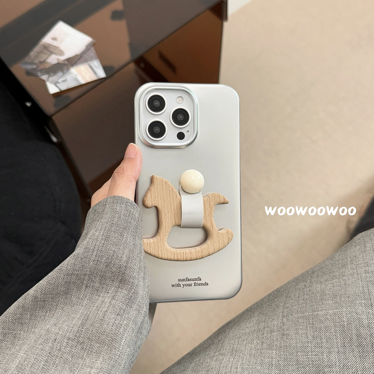 New creative ring buckle horse pendant silver Phone Case For iPhone 16 15 14 13 Pro Max fundas iphone 15 case Protective cover
New creative ring buckle horse pendant silver Phone Case For iPhone 16 15 14 13 Pro Max fundas iphone 15 case Protective cover