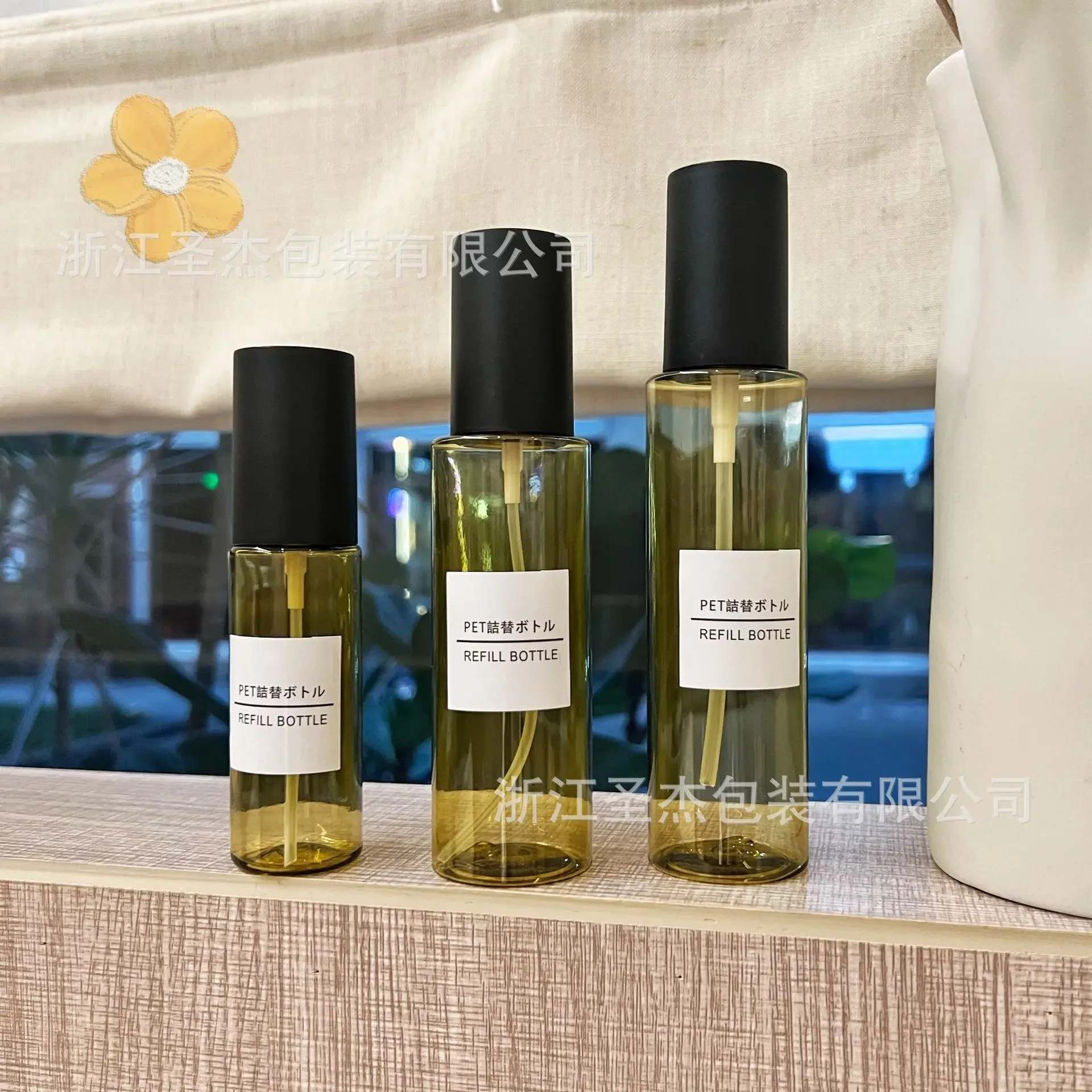50/100/120ml spray bottle, fragrance perfume bottle plastic lotion bottle, hydrating Refillable Bottle cosmetic containers
50/100/120ml spray bottle, fragrance perfume bottle plastic lotion bottle, hydrating Refillable Bottle cosmetic containers