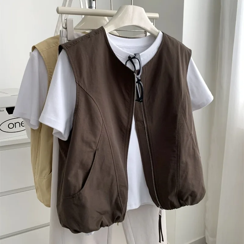 Vintaeg Vibe Japanese O Neck Sleeveless Vest Y2k Korean Spring Summer High Street Casual Camis French Loose Women Camis
Vintaeg Vibe Japanese O Neck Sleeveless Vest Y2k Korean Spring Summer High Street Casual Camis French Loose Women Camis