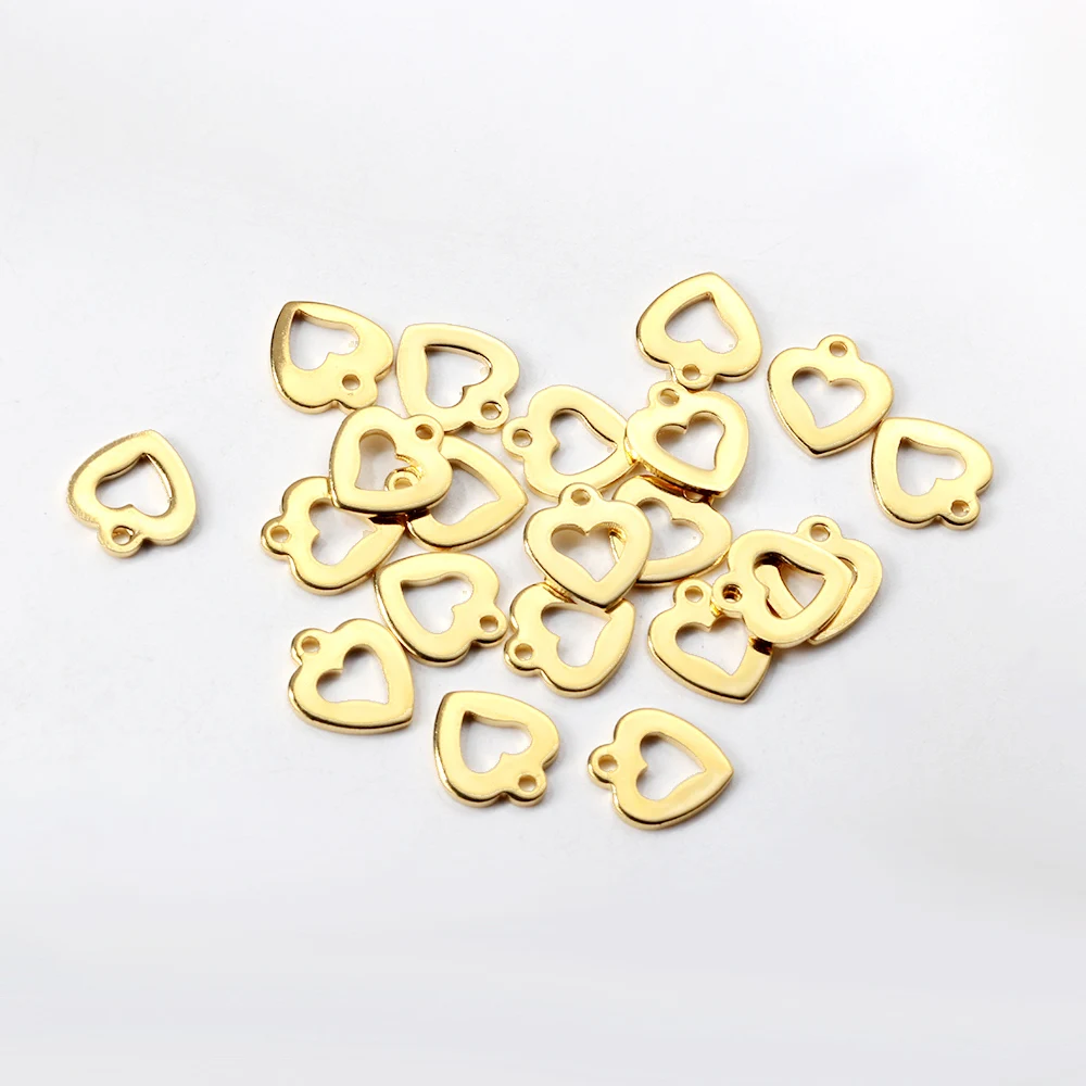 Аксессуары из нержавеющей стали Позолоченные подвески в форме сердца Полые подвески Ручная работа DIY Дизайн ожерелья Оптовая продажа ювелирных изделий.
Аксессуары из нержавеющей стали Позолоченные подвески в форме сердца Полые подвески Ручная работа DIY Дизайн ожерелья Оптовая продажа ювелирных изделий.