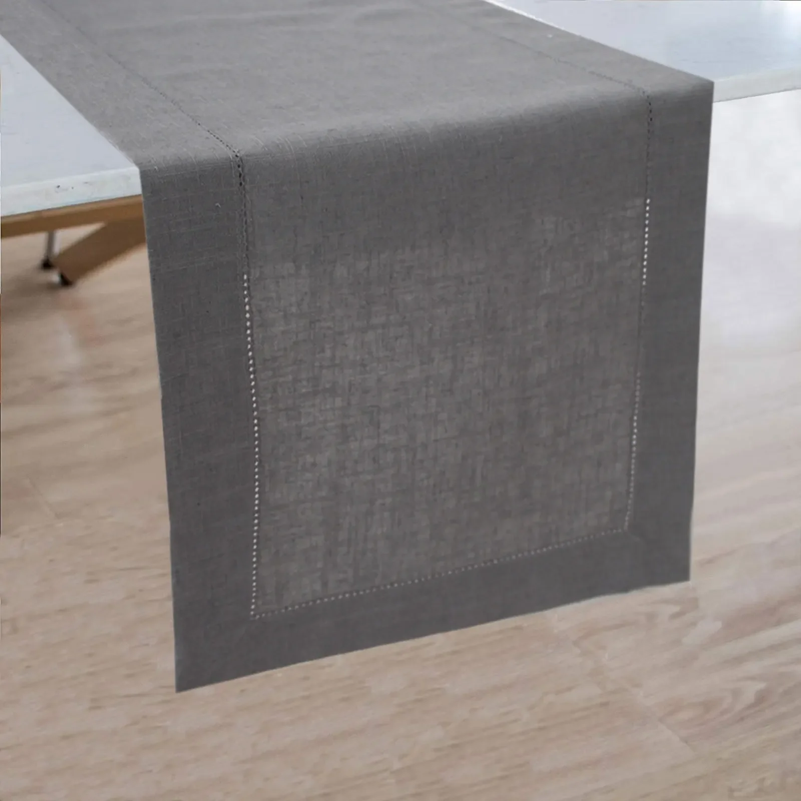 N550 Solid color hollow out white silk polyester linen table flag dining table cover cloth
N550 Solid color hollow out white silk polyester linen table flag dining table cover cloth