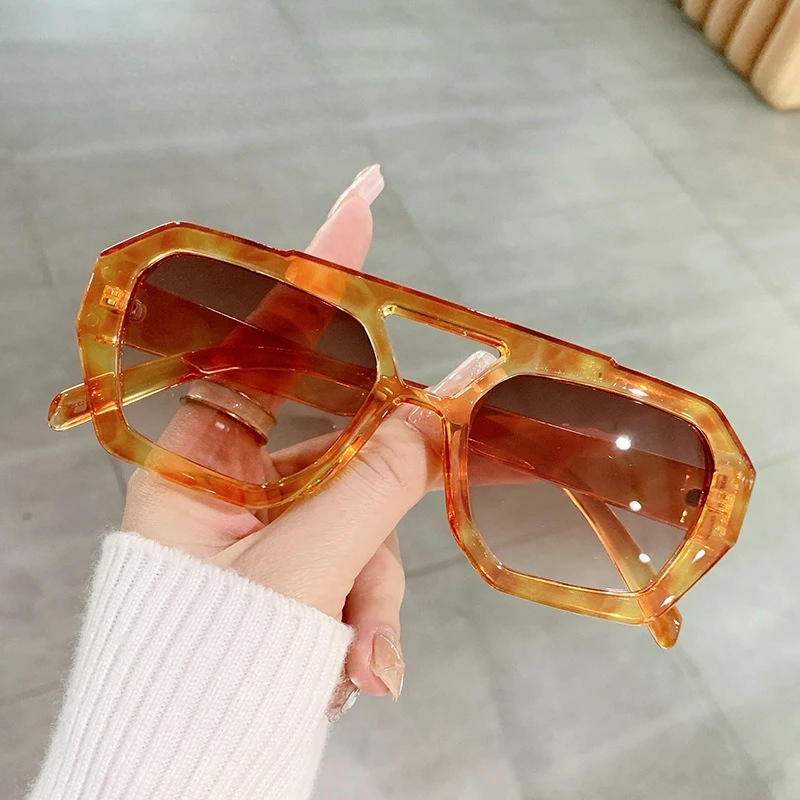 Men Women Double Bridge Sunglasses Fashion Oversized Gradient Eyewear Shades Fashion Luxury UV400 Sun Glasses for Ladies
Men Women Double Bridge Sunglasses Fashion Oversized Gradient Eyewear Shades Fashion Luxury UV400 Sun Glasses for Ladies