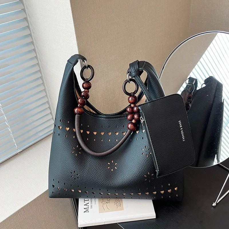 Hollow Out Design Single Shoulder Bag For Women Pure Pu Leather Tote Large Capacity Storage Commuting Underarm Handbag And Purse
Hollow Out Design Single Shoulder Bag For Women Pure Pu Leather Tote Large Capacity Storage Commuting Underarm Handbag And Purse