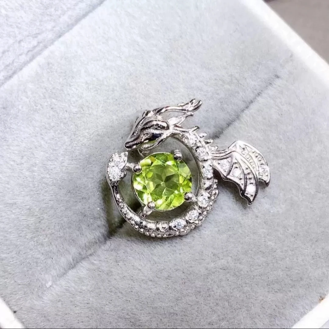 KJJEAXCMY High purity Natural PeridotS925 silver exquisitely Pendant Full of luster Simple,Elegant Simple High-End ccessory
KJJEAXCMY High purity Natural PeridotS925 silver exquisitely Pendant Full of luster Simple,Elegant Simple High-End ccessory