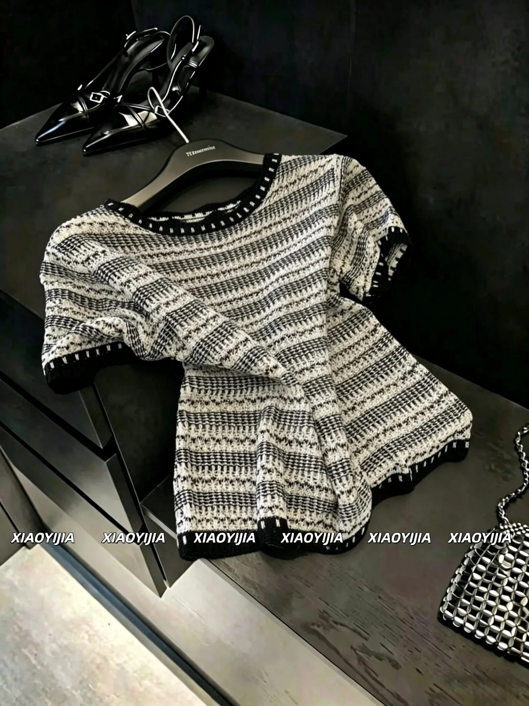 High-End Women's Knitted Short Sleeve T-Shirt Slim Fit round Neck Striped Summer Fashion Korean Style Soft Woolen Citywalk Top
High-End Women's Knitted Short Sleeve T-Shirt Slim Fit round Neck Striped Summer Fashion Korean Style Soft Woolen Citywalk Top