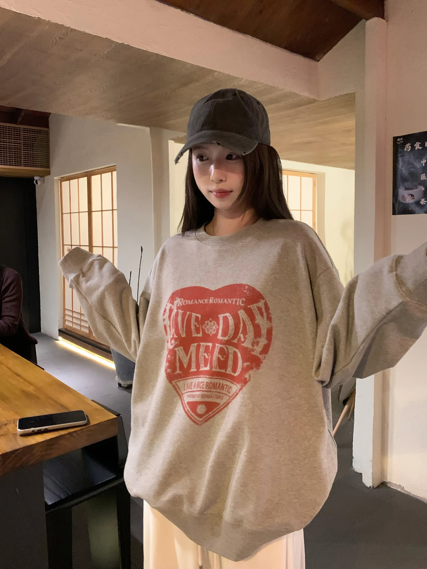 HVIVI Spring New round Ne Design Worn Long Sve T-irt Oversized Sweatirt Women's Faion Print Layering Top
HVIVI Spring New round Ne Design Worn Long Sve T-irt Oversized Sweatirt Women's Faion Print Layering Top