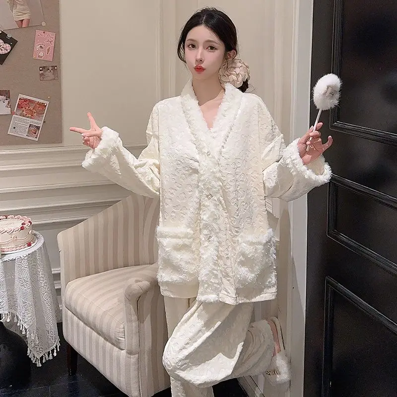 Lady Pajamas New Model Autumn and Winter Fleece-Lined Double-Faced Fleece Keep Warm Homewear Set Cute Sweet Comfortable
Lady Pajamas New Model Autumn and Winter Fleece-Lined Double-Faced Fleece Keep Warm Homewear Set Cute Sweet Comfortable