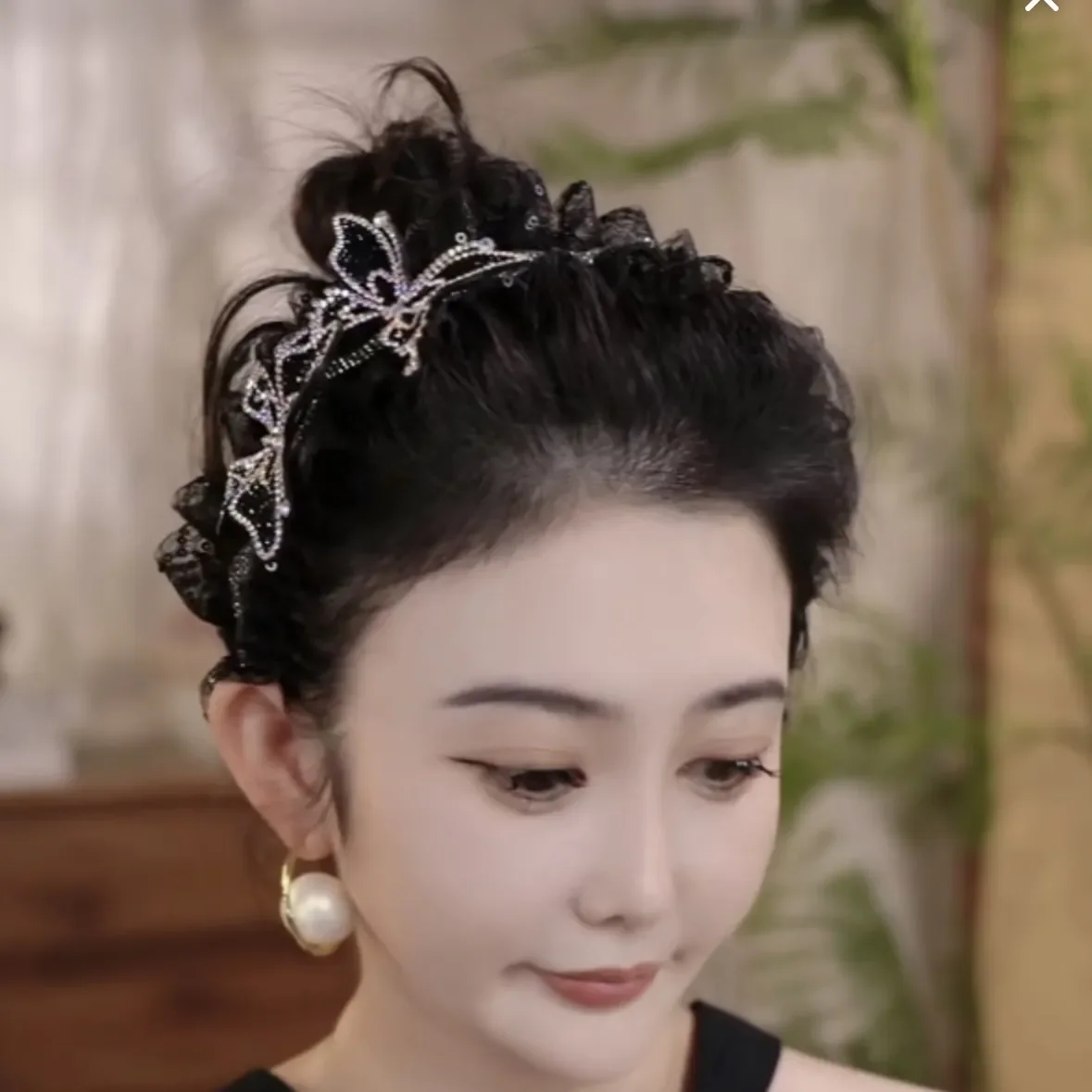Female Rhinestone Sequins Mesh Headwear Hairbands Women Hair Accessories Hollow Colorful Butterfly Anti Slip Hair Clip Headpiece
Female Rhinestone Sequins Mesh Headwear Hairbands Women Hair Accessories Hollow Colorful Butterfly Anti Slip Hair Clip Headpiece