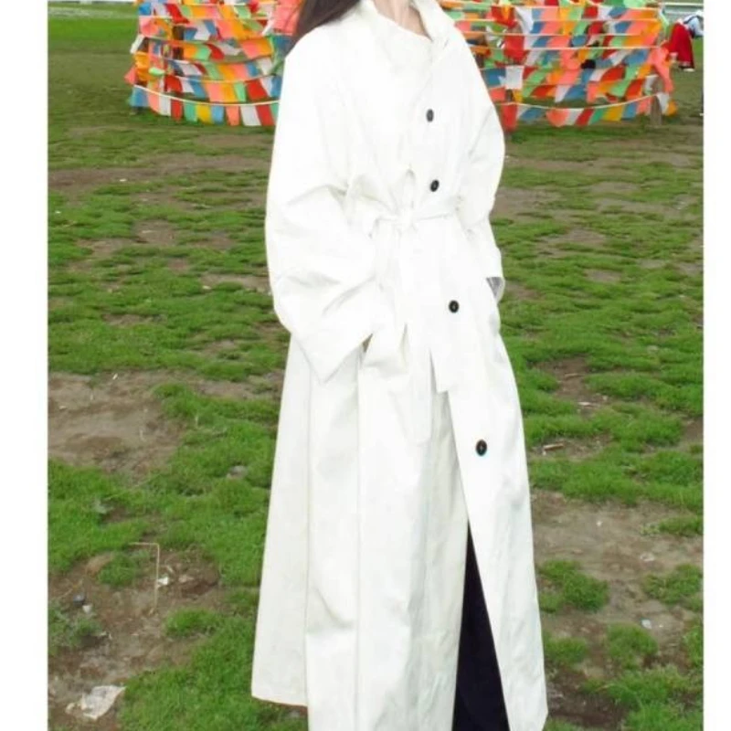 Stylish Trench Coat for Women with A Draped Feel, Waist-cinching Design, and Slim Fit.
Stylish Trench Coat for Women with A Draped Feel, Waist-cinching Design, and Slim Fit.