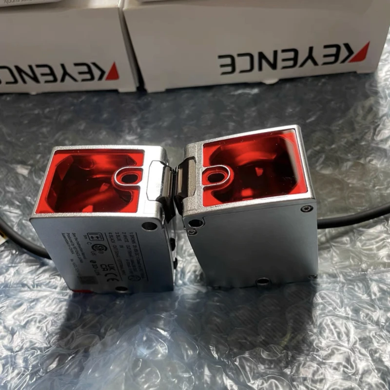 With warranty Keyence long-distance laser ranging displacement sensor LR-TB5000 New and Original 
With warranty Keyence long-distance laser ranging displacement sensor LR-TB5000 New and Original