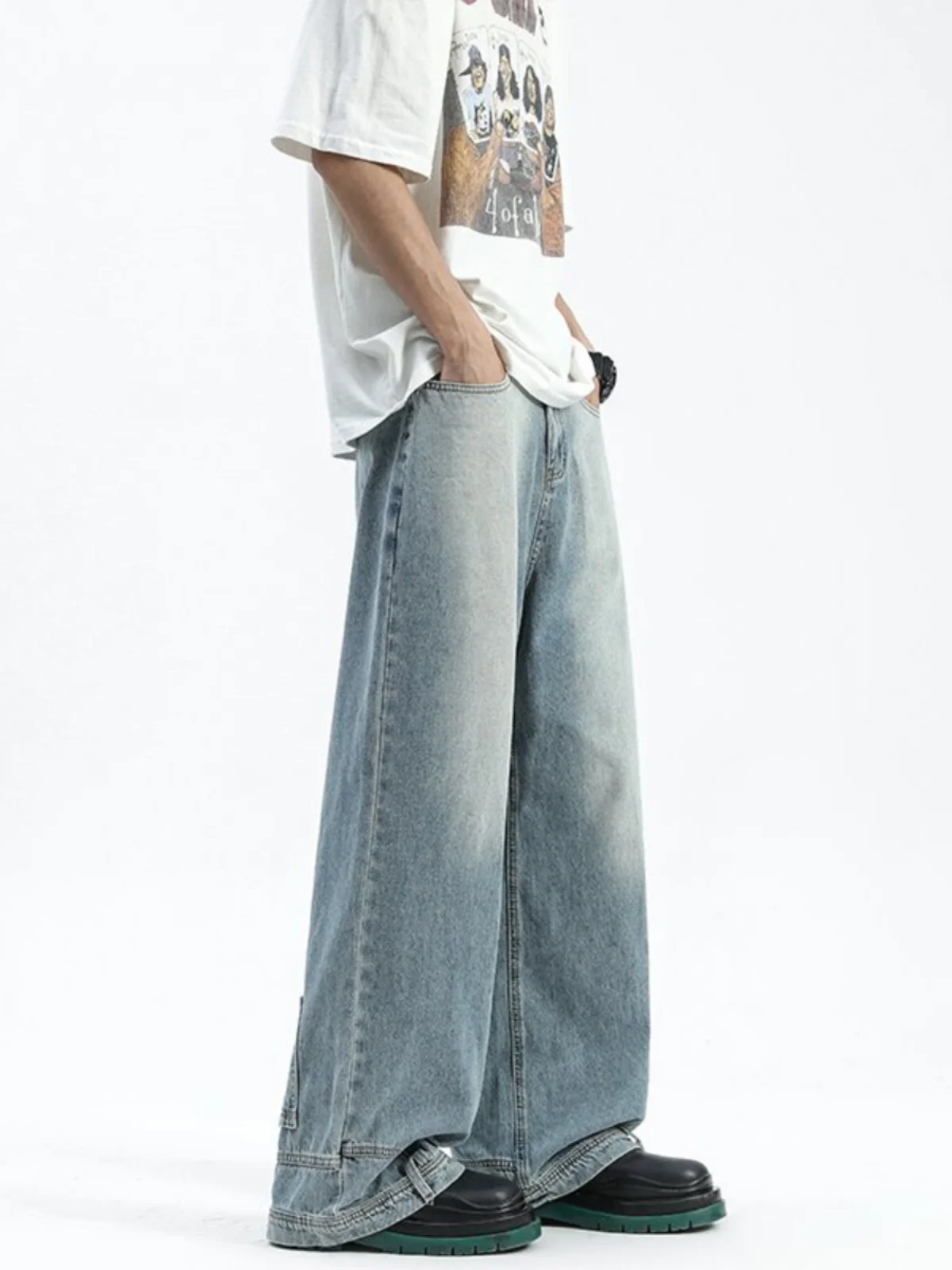 Wide Leg Men's Jeans High Street American Style Spring Autumn Loose Straight Cut Long Pants Wear Resistant Faded Washed
Wide Leg Men's Jeans High Street American Style Spring Autumn Loose Straight Cut Long Pants Wear Resistant Faded Washed