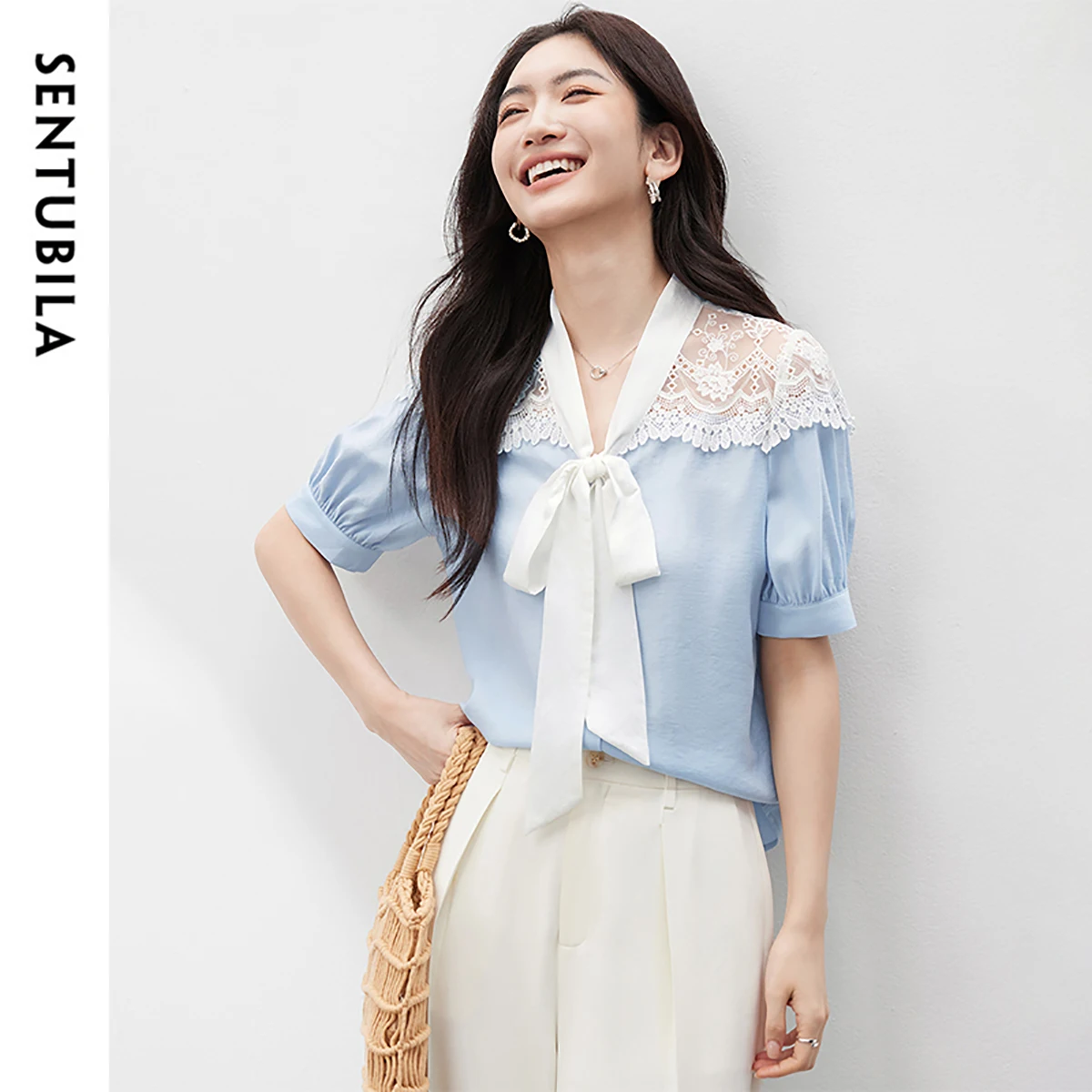 SENTUBILA chiffon spliced women blouse 2025 new elegant Ribbon Tie Collar patchwork holloe lace elegant shirt lady Q52C73686
SENTUBILA chiffon spliced women blouse 2025 new elegant Ribbon Tie Collar patchwork holloe lace elegant shirt lady Q52C73686