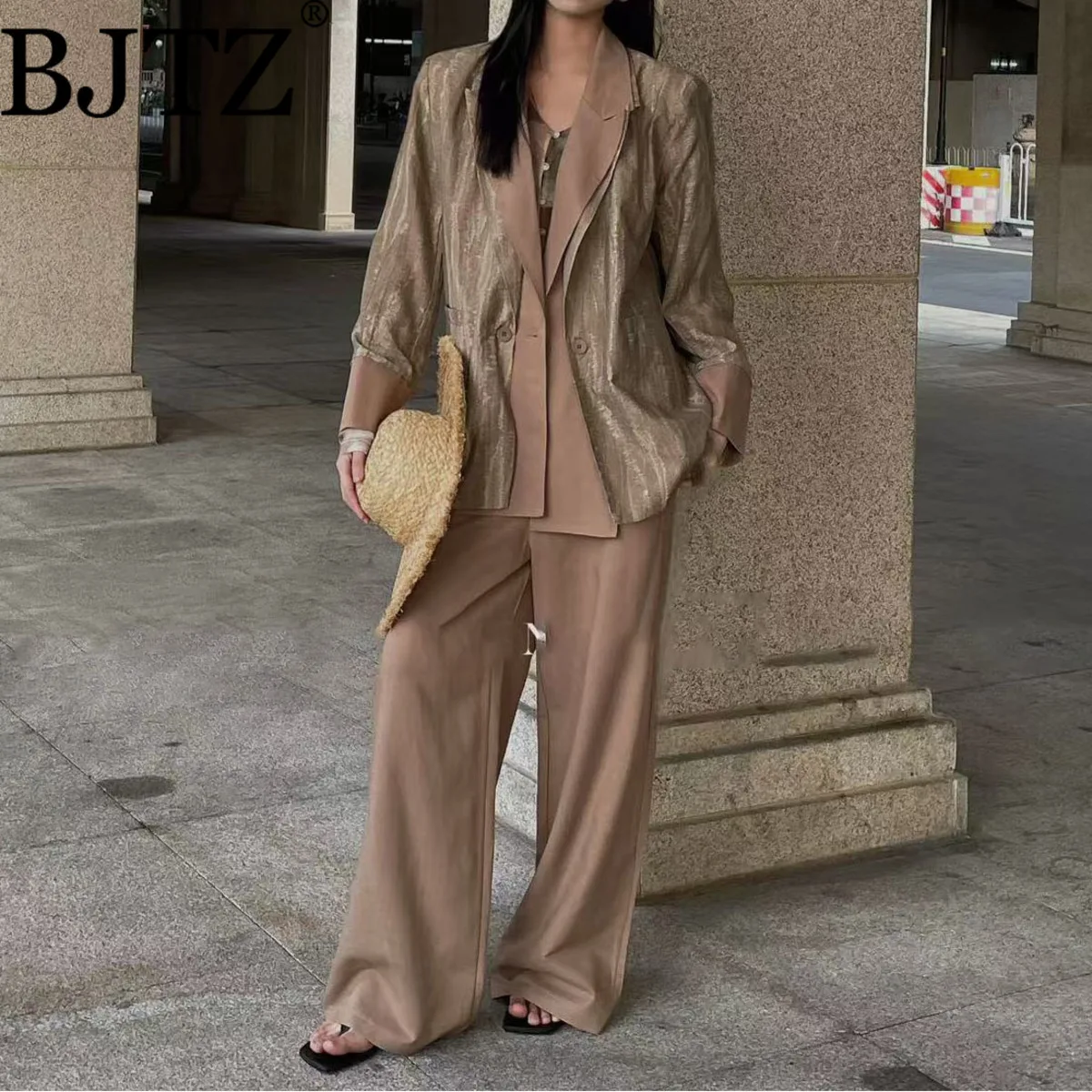 BJTZ 2025 Women's Design Sense Advanced Patchwork Suit Lapel Tie Dye Spring Summer Straight Pants Fashion Two-piece Set New
BJTZ 2025 Women's Design Sense Advanced Patchwork Suit Lapel Tie Dye Spring Summer Straight Pants Fashion Two-piece Set New