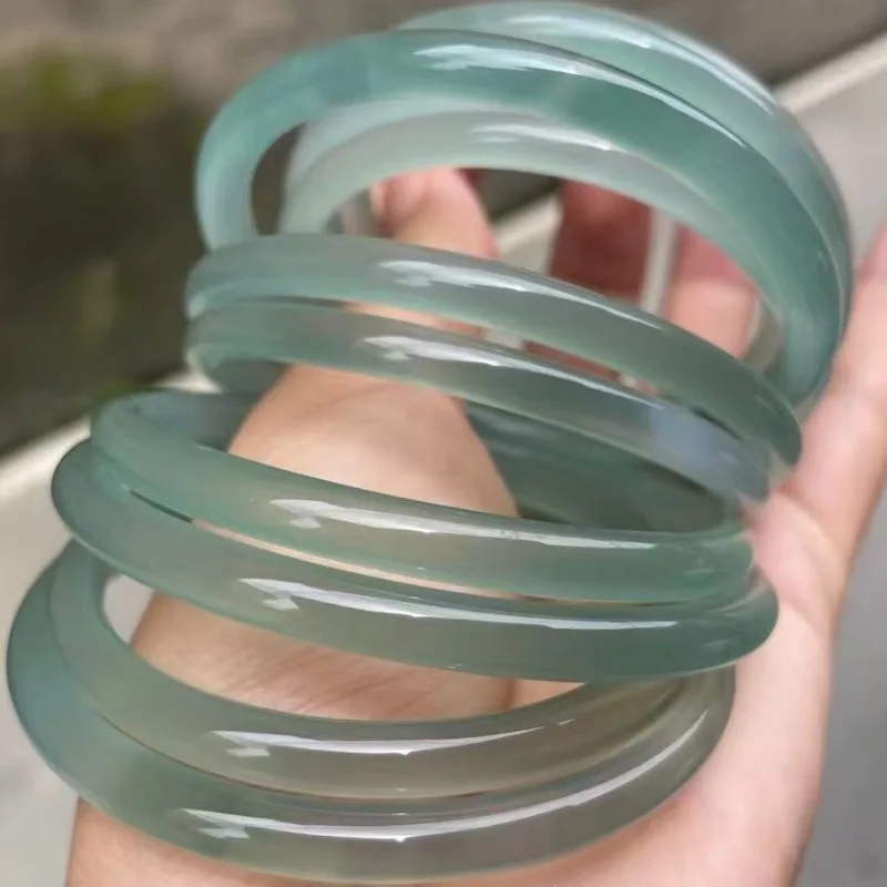 Браслет из высококачественного зеленого жадеита, браслет из зеленого агата, тонкий круглый, подарок на праздничную вечеринку для семьи и друзей
Браслет из высококачественного зеленого жадеита, браслет из зеленого агата, тонкий круглый, подарок на праздничную вечеринку для семьи и друзей