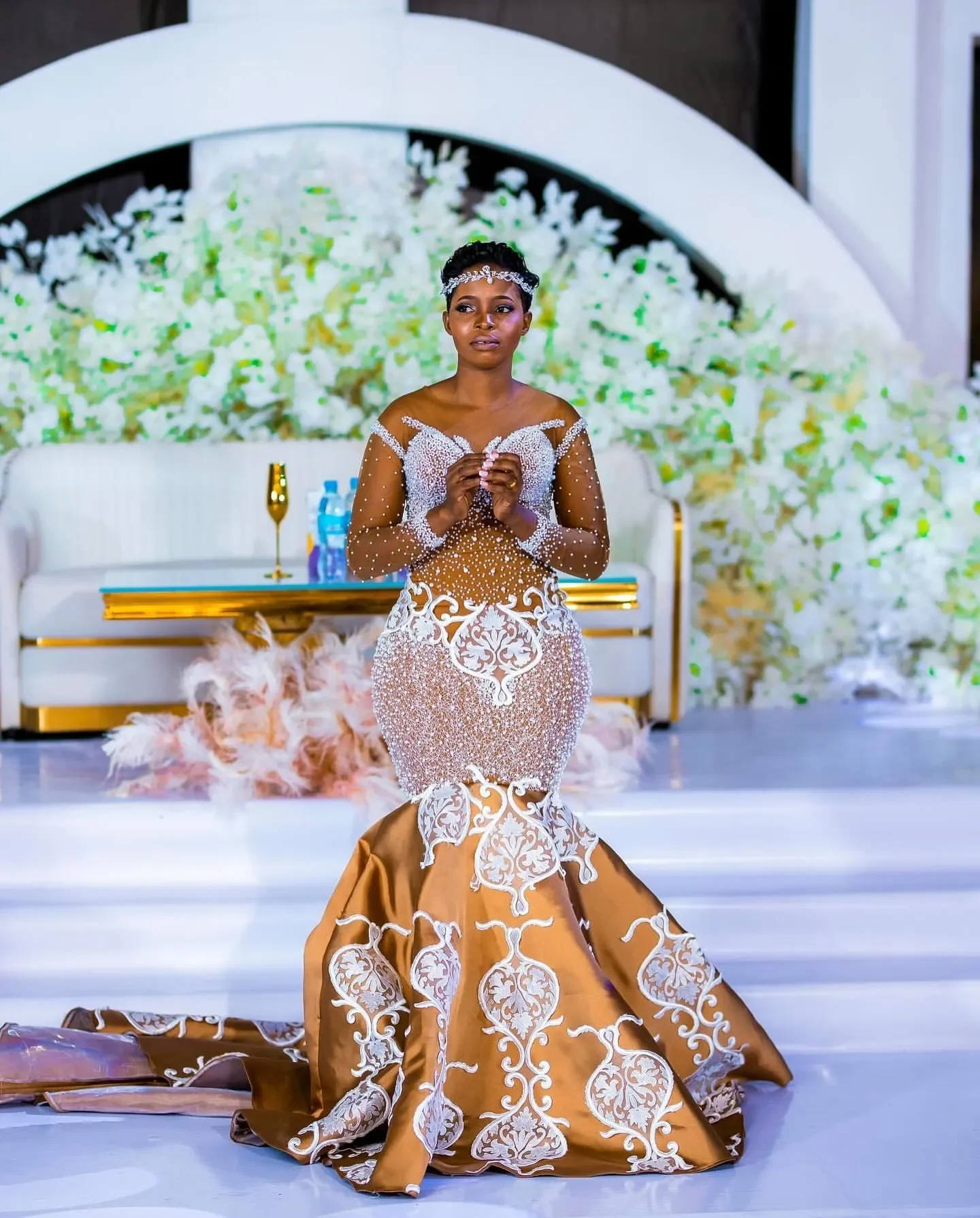Aso Ebi Plus Size Gold Mermaid Wedding Dresses Lacefull Full Sleeves Lace Crystals Bridal Gowns Dress Vestidos De Novia
Aso Ebi Plus Size Gold Mermaid Wedding Dresses Lacefull Full Sleeves Lace Crystals Bridal Gowns Dress Vestidos De Novia
