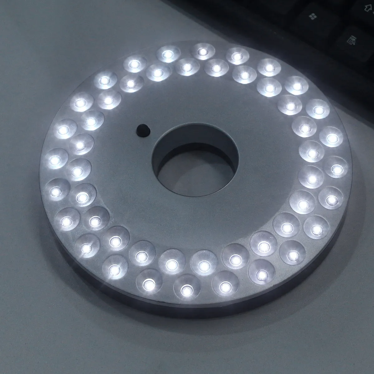 36 LED Camping Lamp Battery Operated Outdoor Umbrella Pole Light for Patio Camping Tent Emergency Use Warm White Light Silver
36 LED Camping Lamp Battery Operated Outdoor Umbrella Pole Light for Patio Camping Tent Emergency Use Warm White Light Silver