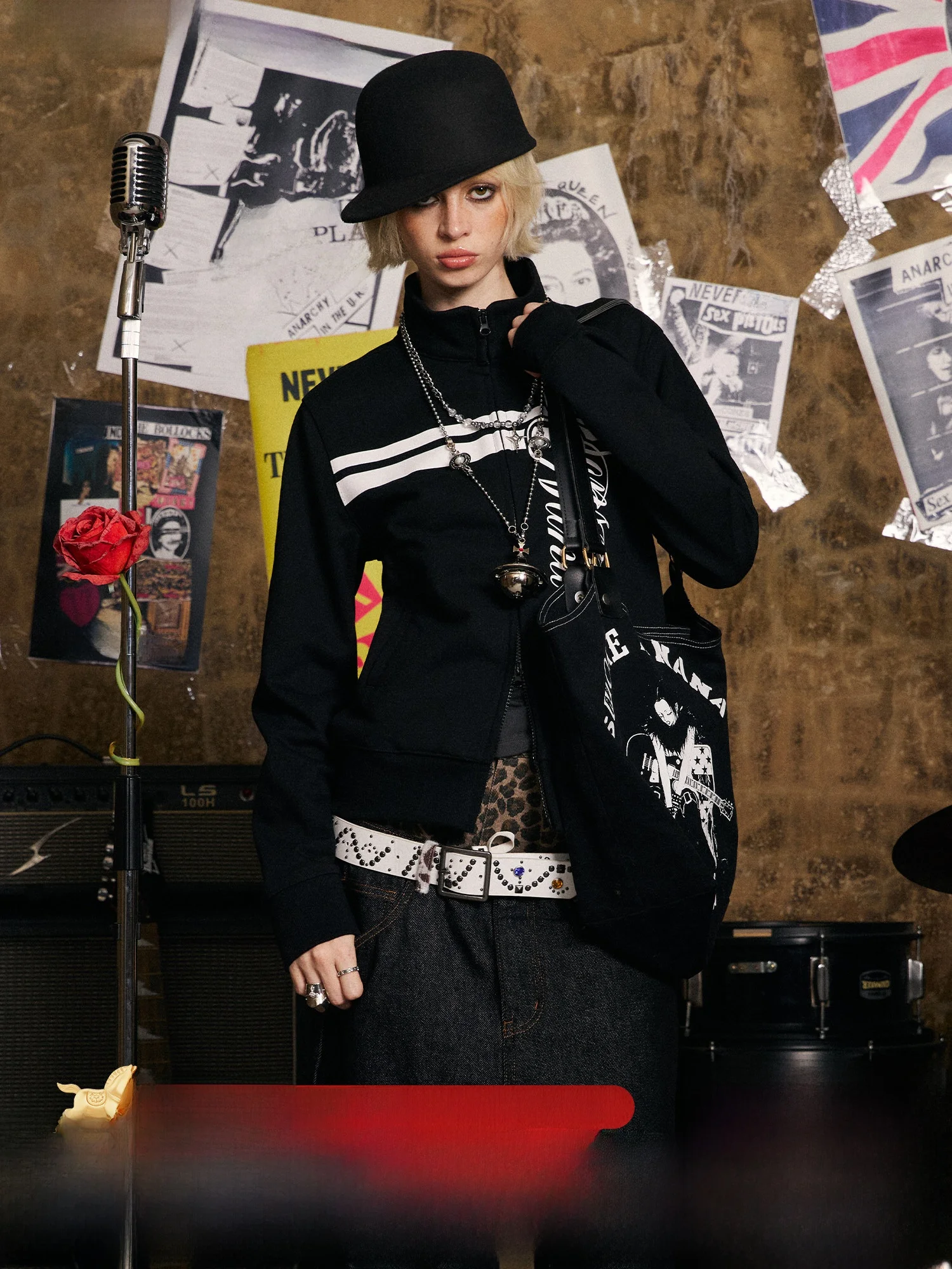 Кардиган-свитшот Donenana с полосатым принтом и логотипом, на молнии, с отложным воротником, универсальная верхняя одежда для молодежи, из смесового хлопка и полиэстера, длинный...
Кардиган-свитшот Donenana с полосатым принтом и логотипом, на молнии, с отложным воротником, универсальная верхняя одежда для молодежи, из смесового хлопка и полиэстера, длинный...