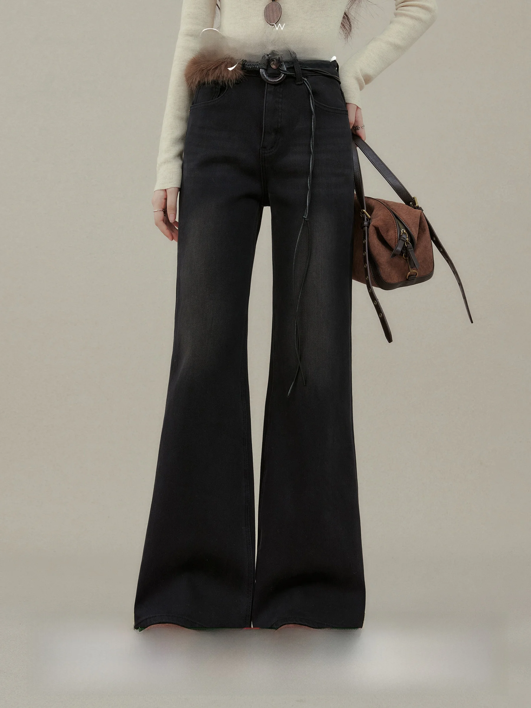 Женские джинсы-клеш с высокой талией Ele, прямые джинсы, осенне-зимняя новинка, брюки-клеш от Yang Xue
Женские джинсы-клеш с высокой талией Ele, прямые джинсы, осенне-зимняя новинка, брюки-клеш от Yang Xue