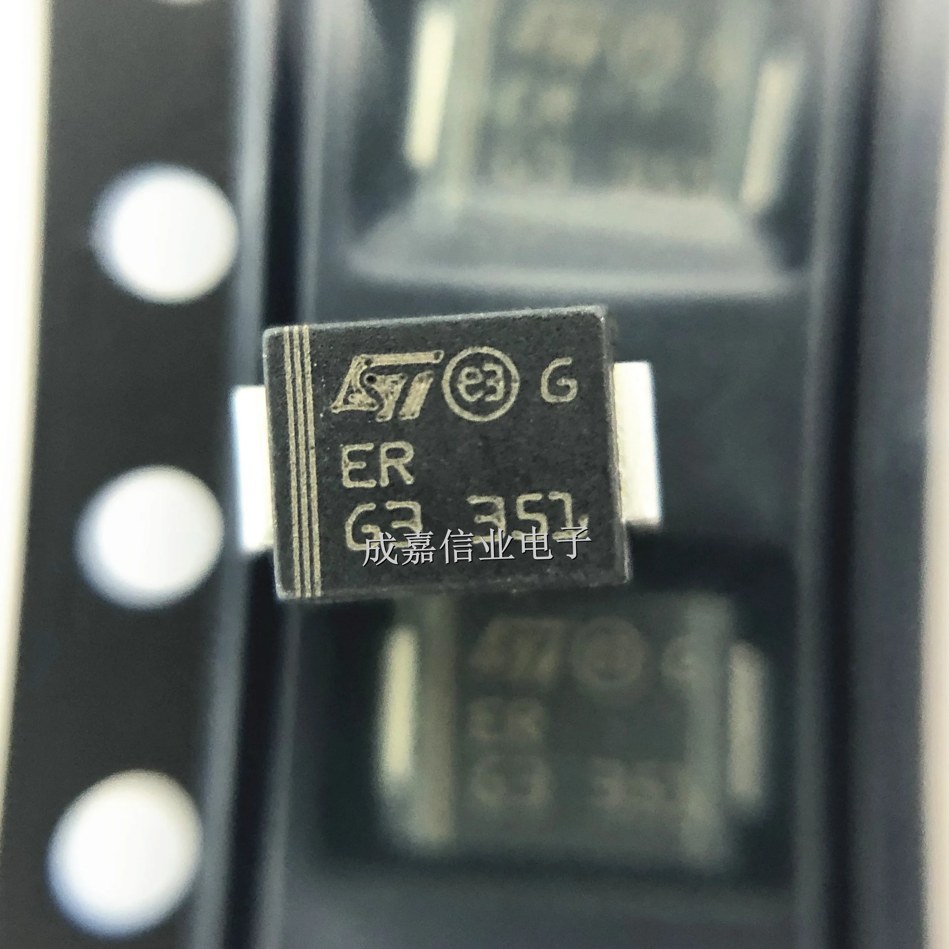 10pcs/Lot SM6T30A DO-214AA-2 SMB MARKING;ER ESD Protection Diodes/ TVS Diodes 600W 30V Operating Temperature:- 55 C-+ 150 C
10pcs/Lot SM6T30A DO-214AA-2 SMB MARKING;ER ESD Protection Diodes/ TVS Diodes 600W 30V Operating Temperature:- 55 C-+ 150 C