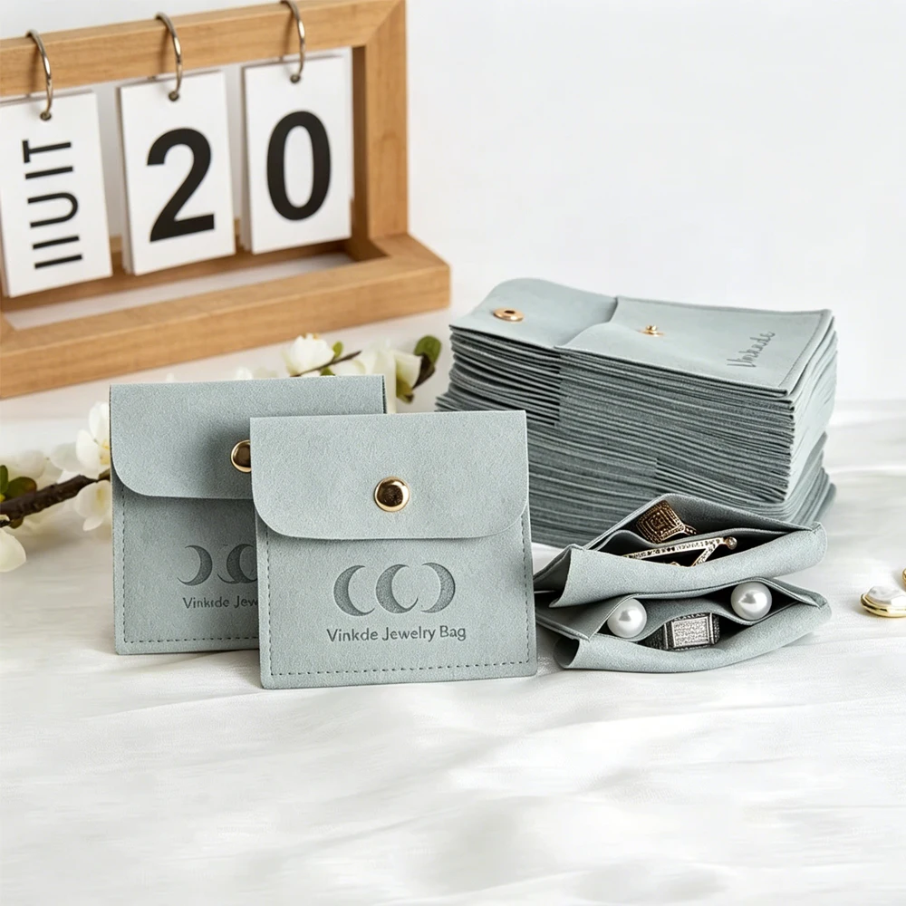 50/100Pcs Custom Logo Microfiber Jewelry Pouches Brooch Earrings Ring Oil Storage Bags Wedding Gift Button Pouch for Organizing
50/100Pcs Custom Logo Microfiber Jewelry Pouches Brooch Earrings Ring Oil Storage Bags Wedding Gift Button Pouch for Organizing