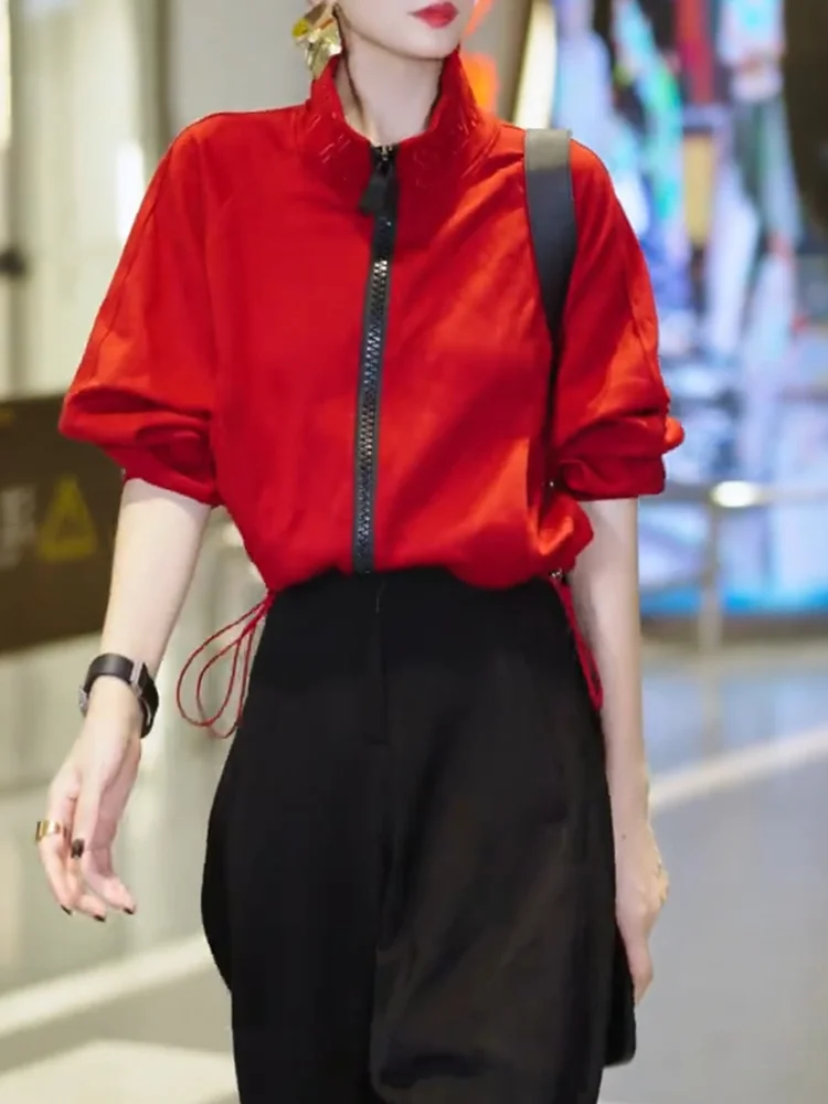 Корейская однотонная куртка с воротником-стойкой на молнии, больших размеров, универсальная, стройнящая, для осеннего сезона, женская одежда
Корейская однотонная куртка с воротником-стойкой на молнии, больших размеров, универсальная, стройнящая, для осеннего сезона, женская одежда