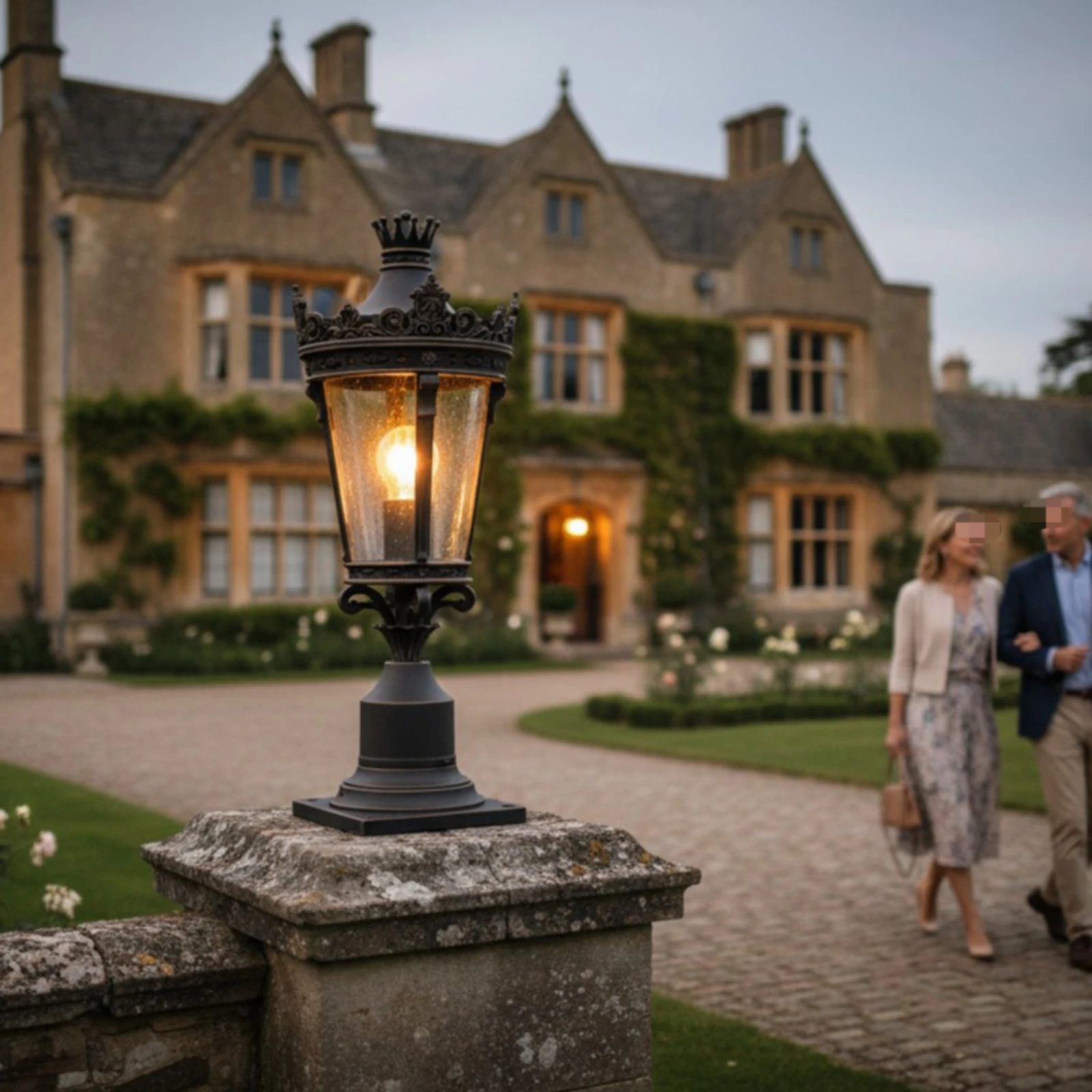 Outdoor Post-Top Lamp Crown-Like Finial Outdoor Post Lantern Pillar Lantern Die-Cast Aluminum Pier Mount Light E26 Base
Outdoor Post-Top Lamp Crown-Like Finial Outdoor Post Lantern Pillar Lantern Die-Cast Aluminum Pier Mount Light E26 Base