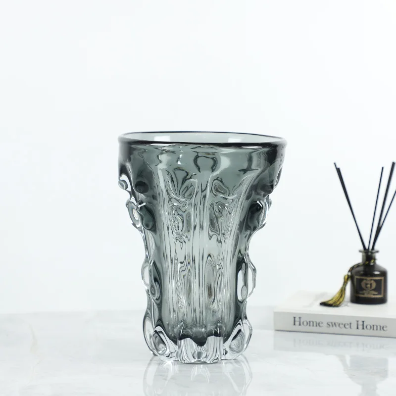 European creative geometric glazed art flower ware decorative vase ornament living room porch TV cabinet home decoration
European creative geometric glazed art flower ware decorative vase ornament living room porch TV cabinet home decoration