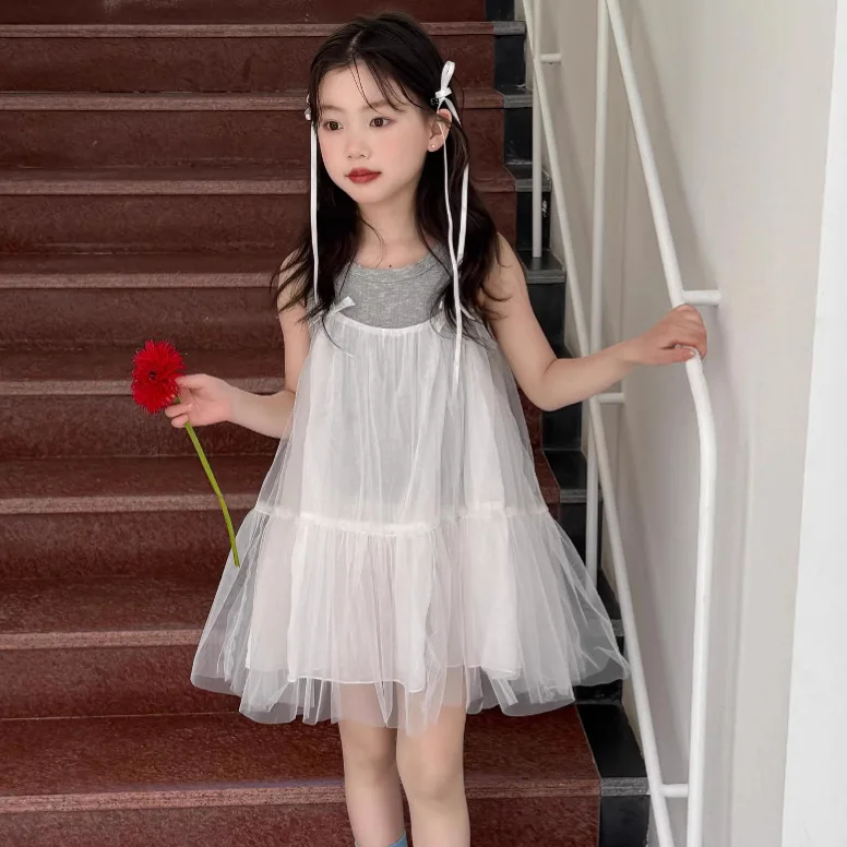 Girls Suit 2025 Summer New Childrens Clothing Korean Style Girl Baby Sleeveless Vest Bow Condole White Gauze Skirt Two Sets
Girls Suit 2025 Summer New Childrens Clothing Korean Style Girl Baby Sleeveless Vest Bow Condole White Gauze Skirt Two Sets