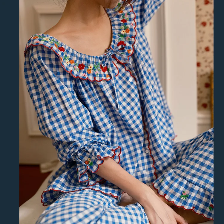 100% Cotton Tartan Loose Sweet Embroidered Trim Home Wear Long Sleeve Pajamas Set Dressing Gown Women's Autumn Spring Outerwear
100% Cotton Tartan Loose Sweet Embroidered Trim Home Wear Long Sleeve Pajamas Set Dressing Gown Women's Autumn Spring Outerwear