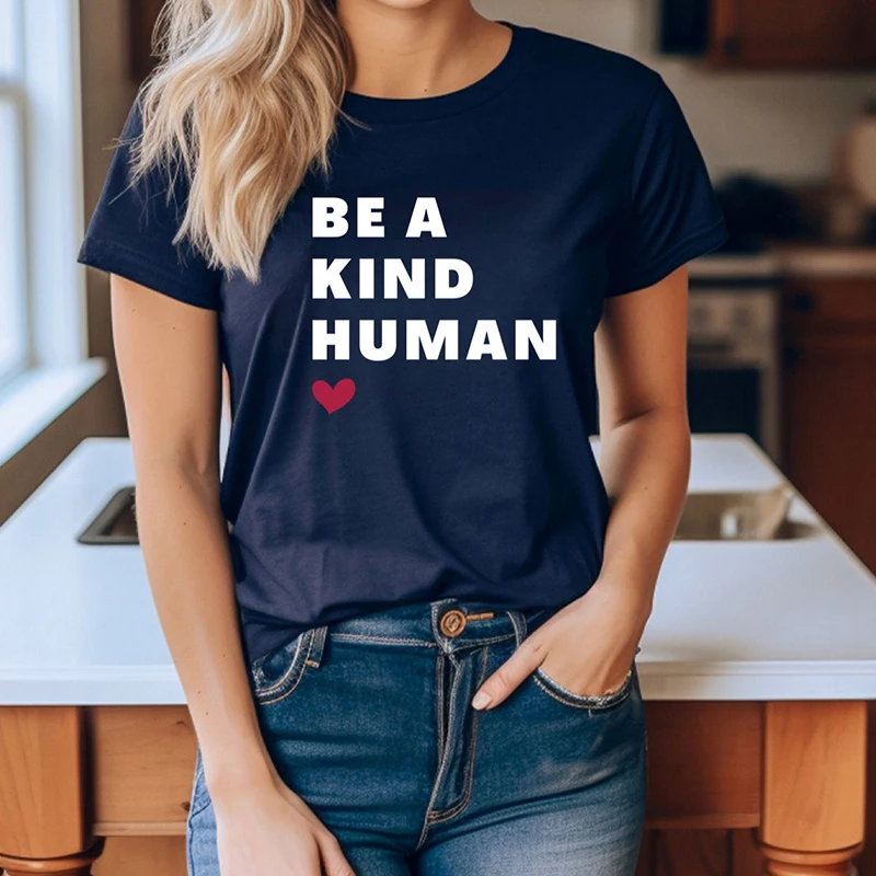 Женская футболка с надписью Be A Kind, хлопковая летняя модная уличная одежда с коротким рукавом, женская футболка 90-х годов, религиозная одежда
Женская футболка с надписью Be A Kind, хлопковая летняя модная уличная одежда с коротким рукавом, женская футболка 90-х годов, религиозная одежда