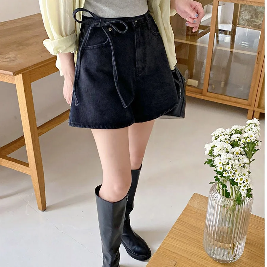Summer 2026 High Waist A-Line Blue Washed Denim Shorts Korean Chic Versatile Belted Ladies Fashion Cotton 100% No Stretch
Summer 2026 High Waist A-Line Blue Washed Denim Shorts Korean Chic Versatile Belted Ladies Fashion Cotton 100% No Stretch