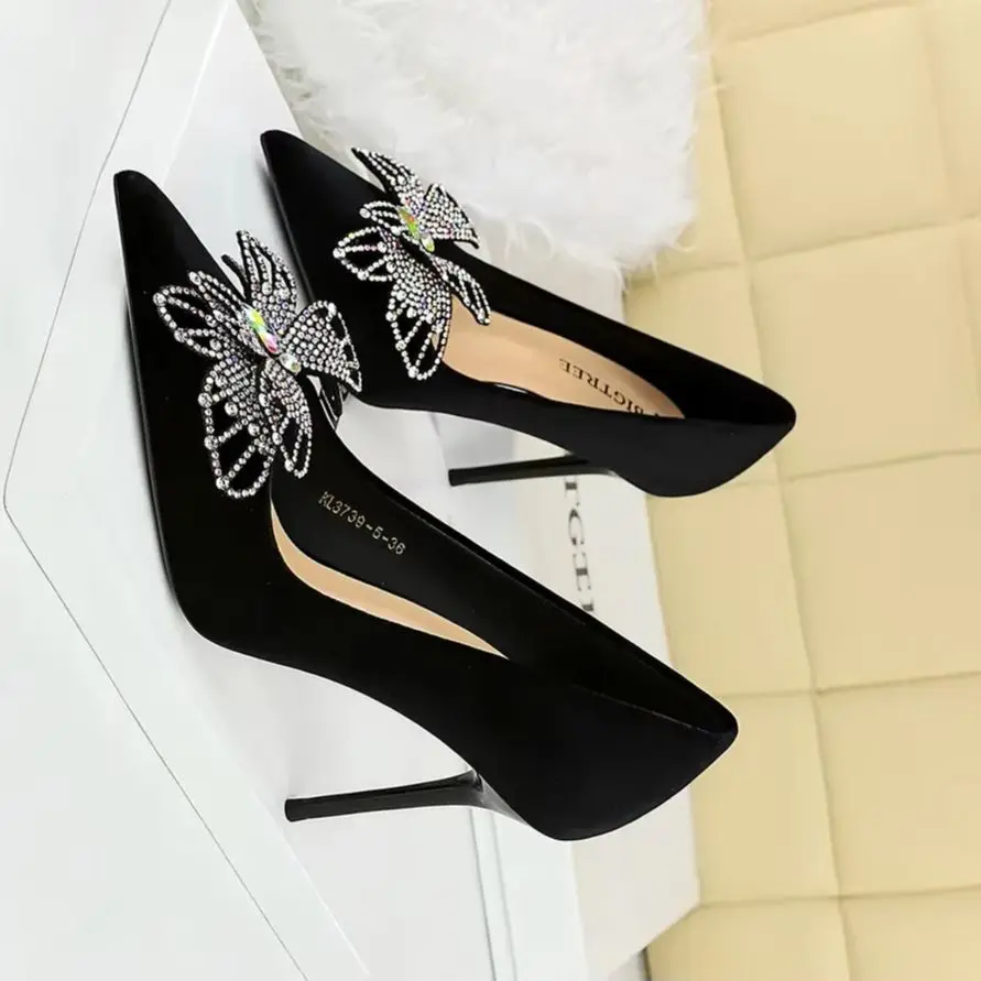 Весна 2025 г., женские туфли-лодочки со стразами и бантом, роскошные банкетные туфли, женские туфли на высоком каблуке с острым носком на шпильке 9 см, женские туфли на высоком каблуке
Весна 2025 г., женские туфли-лодочки со стразами и бантом, роскошные банкетные туфли, женские туфли на высоком каблуке с острым носком на шпильке 9 см, женские туфли на высоком каблуке