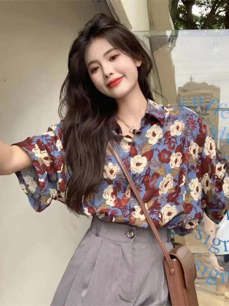 Hawaii Vintage Floral Shirt Women's Chic Summer Top Loose Short Sleeve French Style Button Down Shirt
Hawaii Vintage Floral Shirt Women's Chic Summer Top Loose Short Sleeve French Style Button Down Shirt