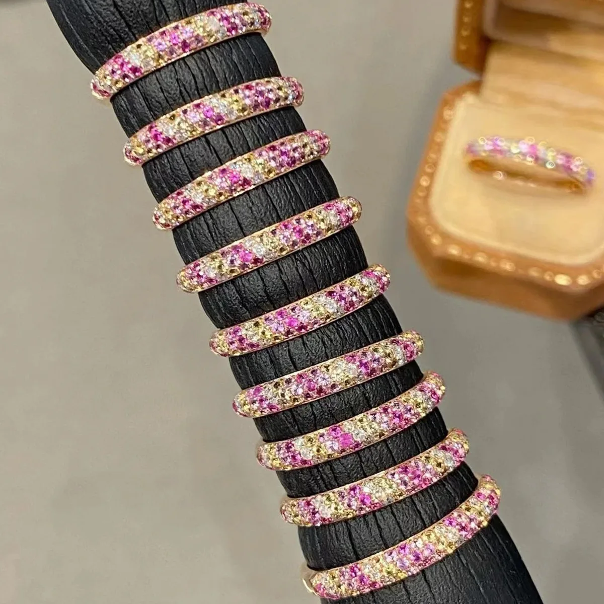 Sweet Pink Sapphire Eternity Finger Band 925 Sterling Silver Full Diamond CZ Infinity Bridal Wedding Engagement Rings Jewelry
Sweet Pink Sapphire Eternity Finger Band 925 Sterling Silver Full Diamond CZ Infinity Bridal Wedding Engagement Rings Jewelry