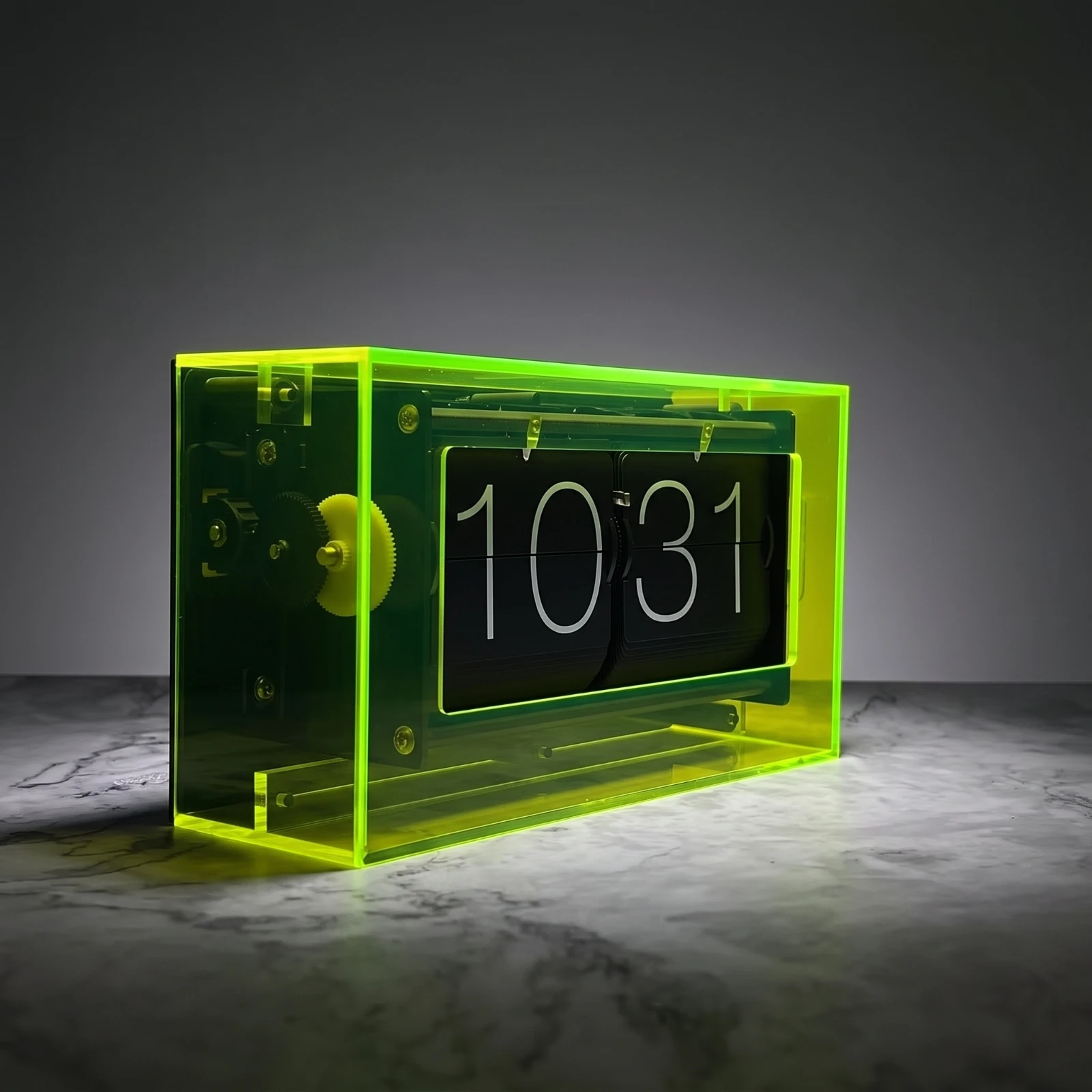 Flip Clock with Acrylic Housing Transparent Flip Clock Freestanding Easy to Read for Minimalists, Office, Shelf
Flip Clock with Acrylic Housing Transparent Flip Clock Freestanding Easy to Read for Minimalists, Office, Shelf